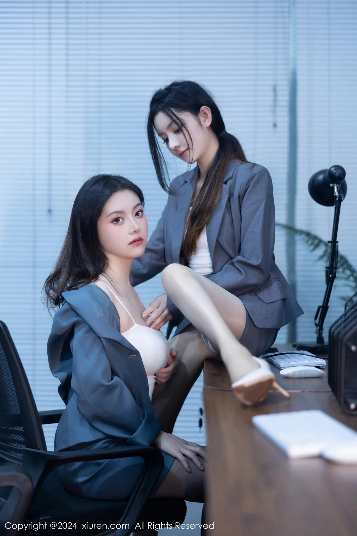 合集公司场景豆瓣酱性感OL装扮配超薄黑丝完美绝美写真 第 82 张