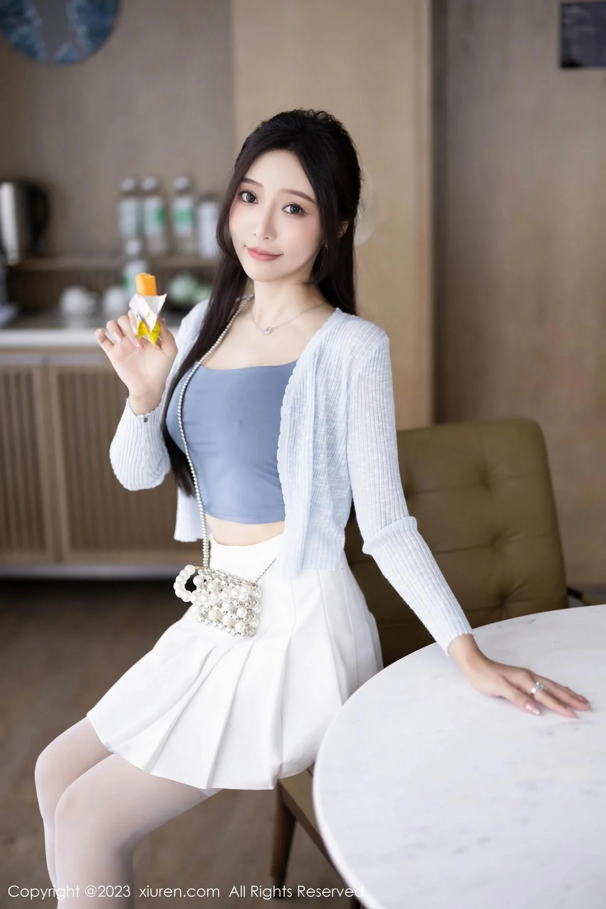 王馨瑶yanni性感浅色服饰配短裙露白丝吊袜秀美腿绝美写真 第 29 张