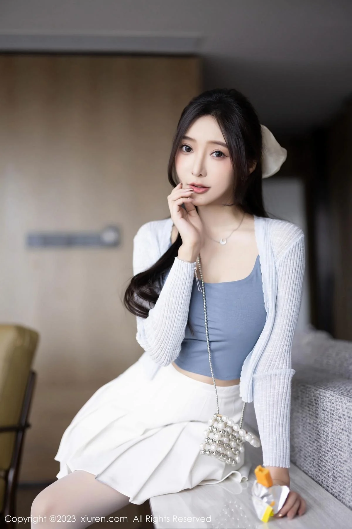 王馨瑶yanni性感浅色服饰配短裙露白丝吊袜秀美腿绝美写真 第 33 张