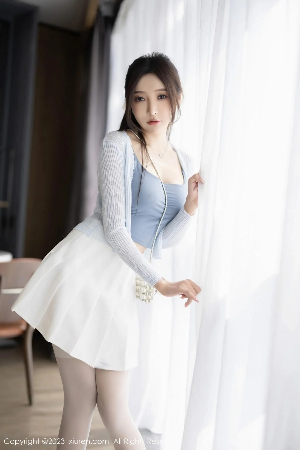 王馨瑶yanni性感浅色服饰配短裙露白丝吊袜秀美腿绝美写真 第 52 张