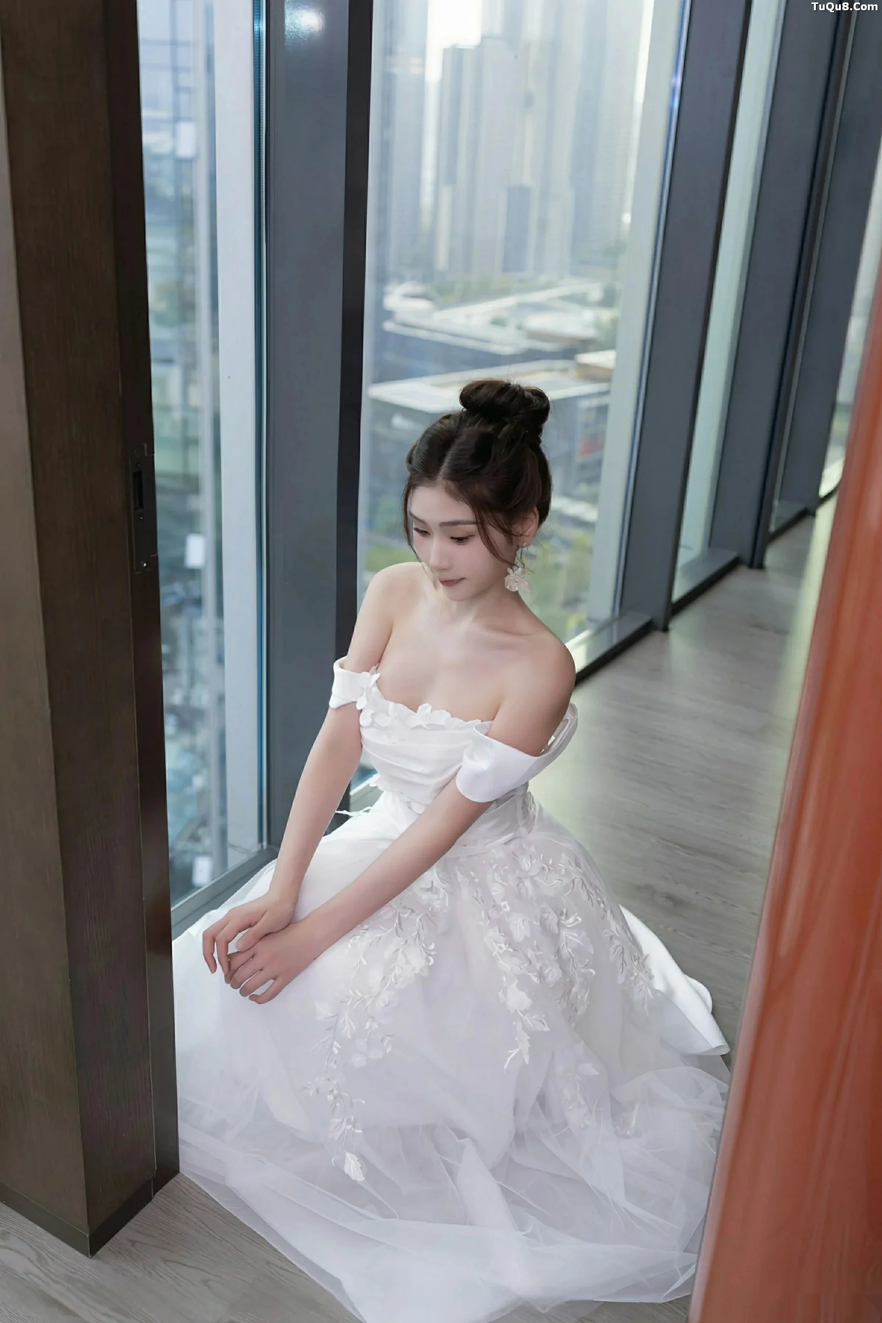 刘婷婷性感白色婚纱露白色内衣配超薄肉丝秀美腿绝美写真 第 26 张