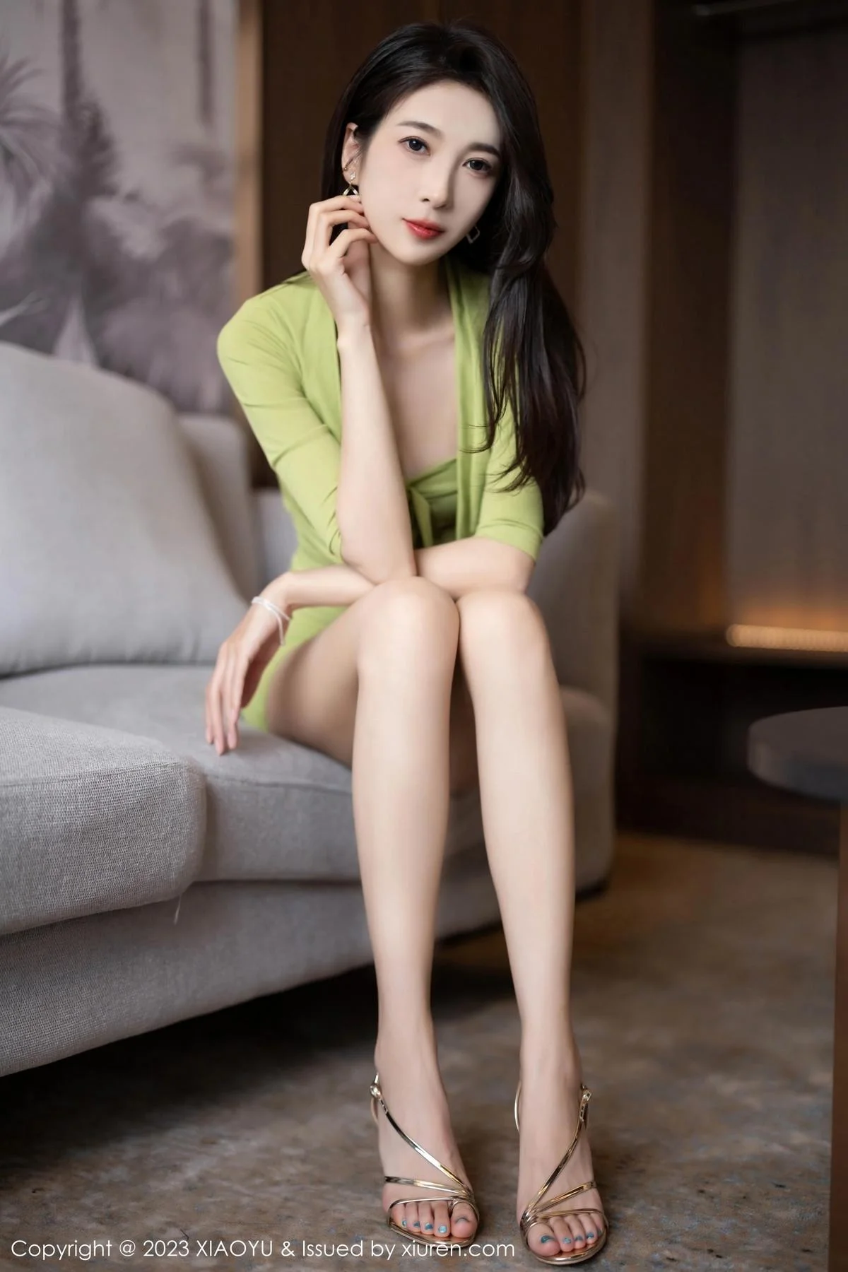 林乐一绿色露肩连衣裙+黑色薄纱连衣裙秀曼妙身姿绝美写真 第 15 张
