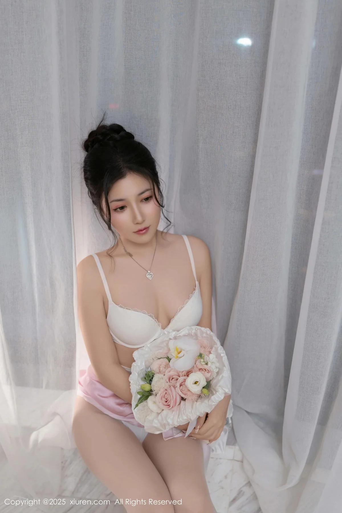 鱼子酱Fish生日主题白色内衣配超薄肉丝秀曼妙身姿绝美写真 第 17 张