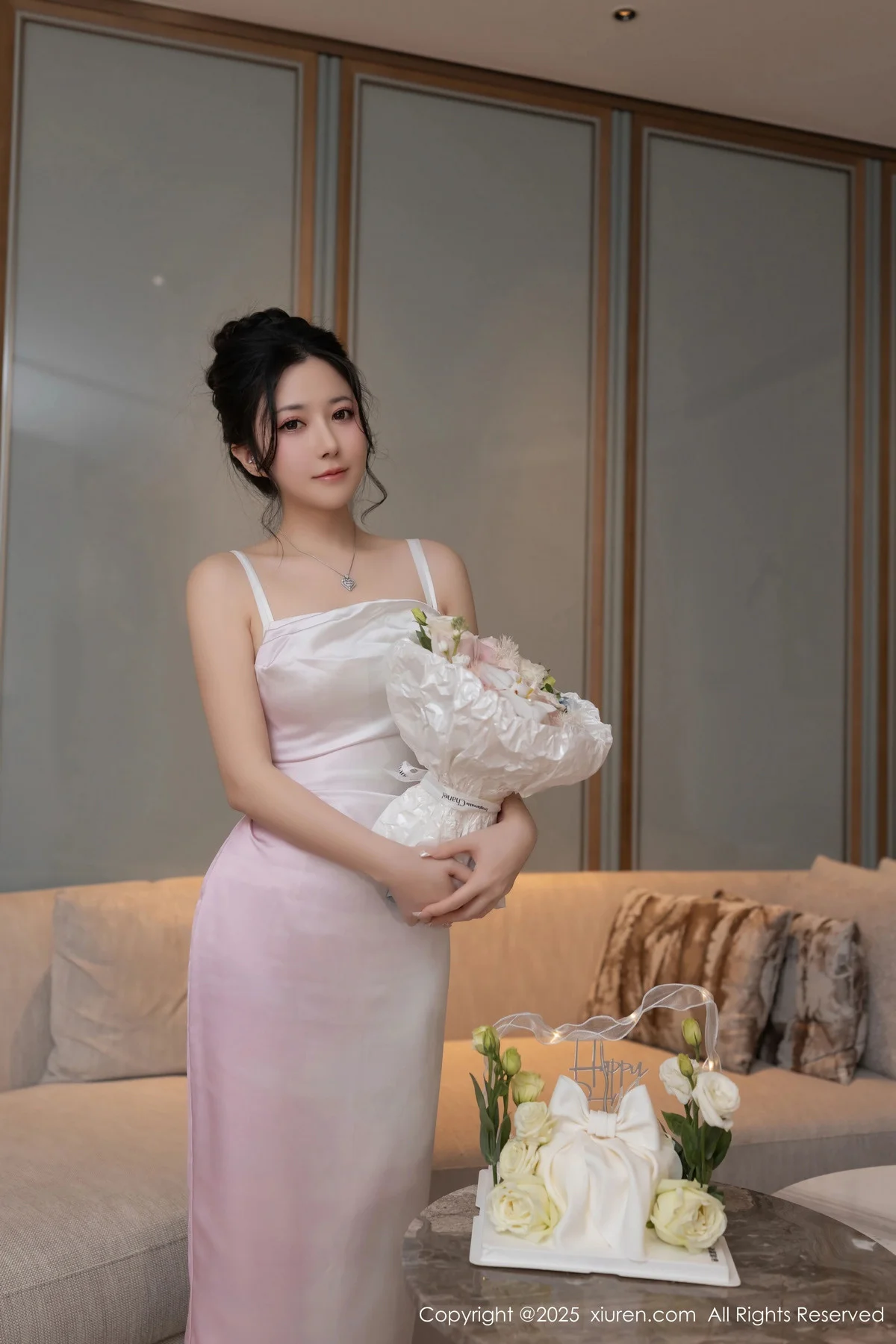 鱼子酱Fish生日主题白色内衣配超薄肉丝秀曼妙身姿绝美写真 第 2 张