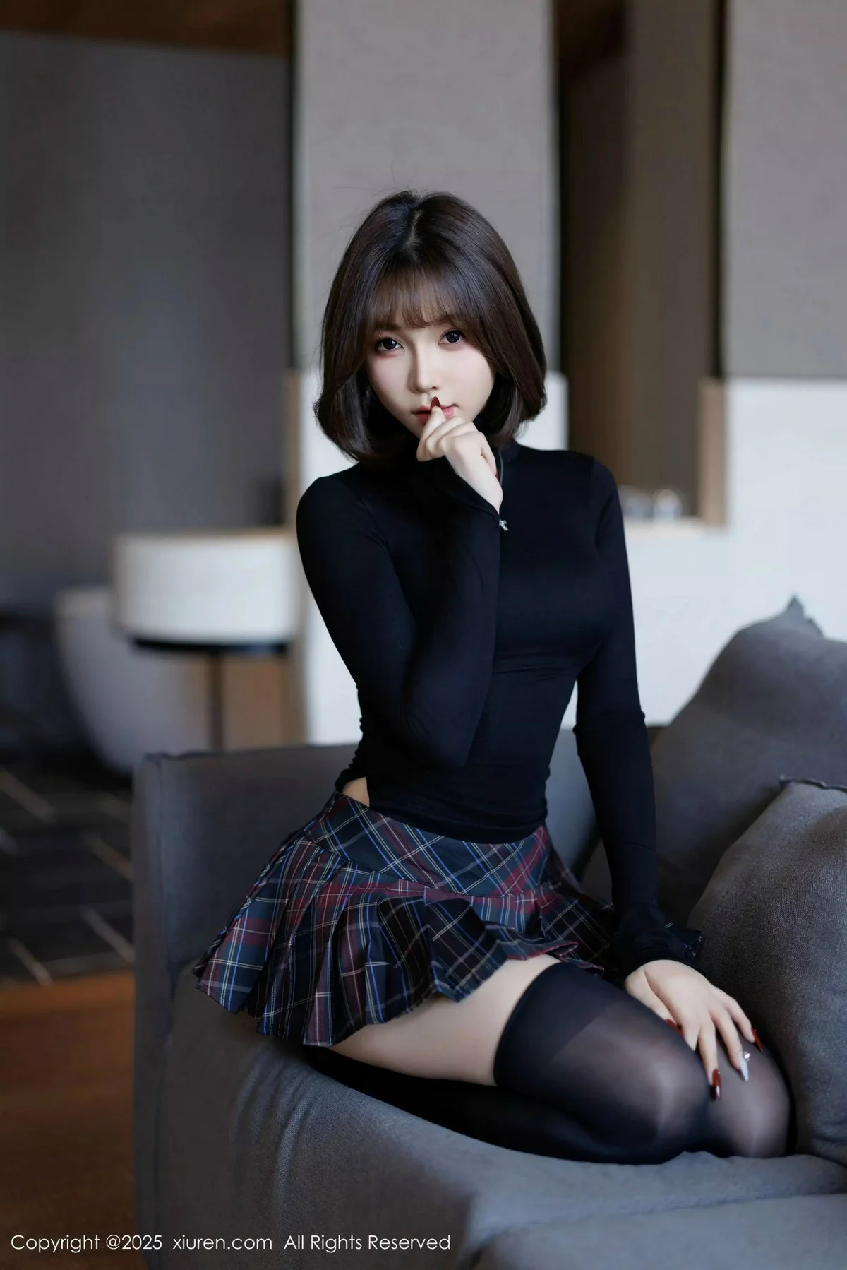 徐莉芝Booty性感格子短裙露蓝色内衣配黑丝袜秀美腿绝美写真 第 52 张