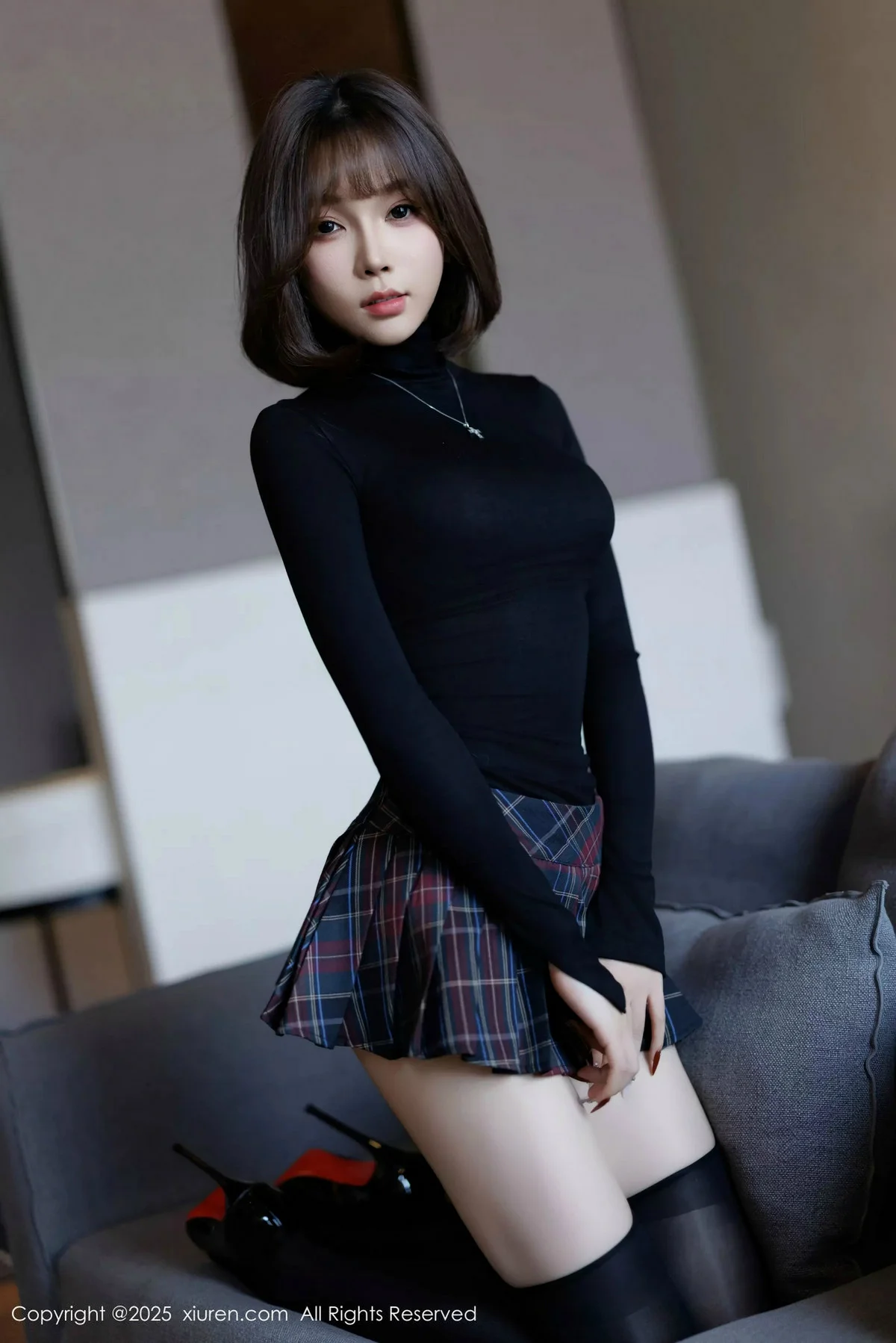 徐莉芝Booty性感格子短裙露蓝色内衣配黑丝袜秀美腿绝美写真 第 53 张