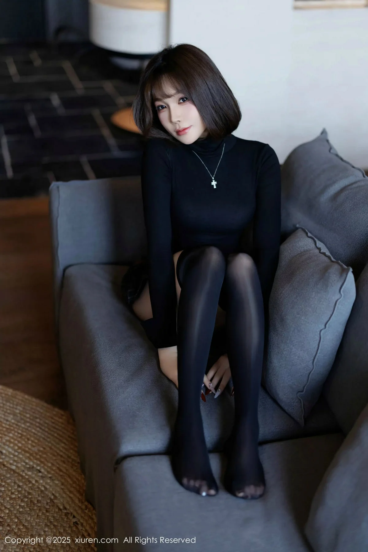 徐莉芝Booty性感格子短裙露蓝色内衣配黑丝袜秀美腿绝美写真 第 64 张