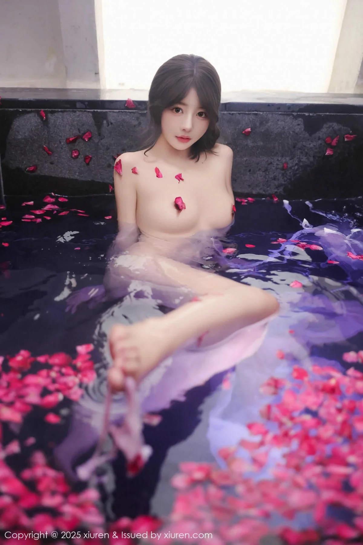 桃妖夭浴池场景性感白色薄纱服饰花瓣浴秀惹火身材绝美写真 第 187 张