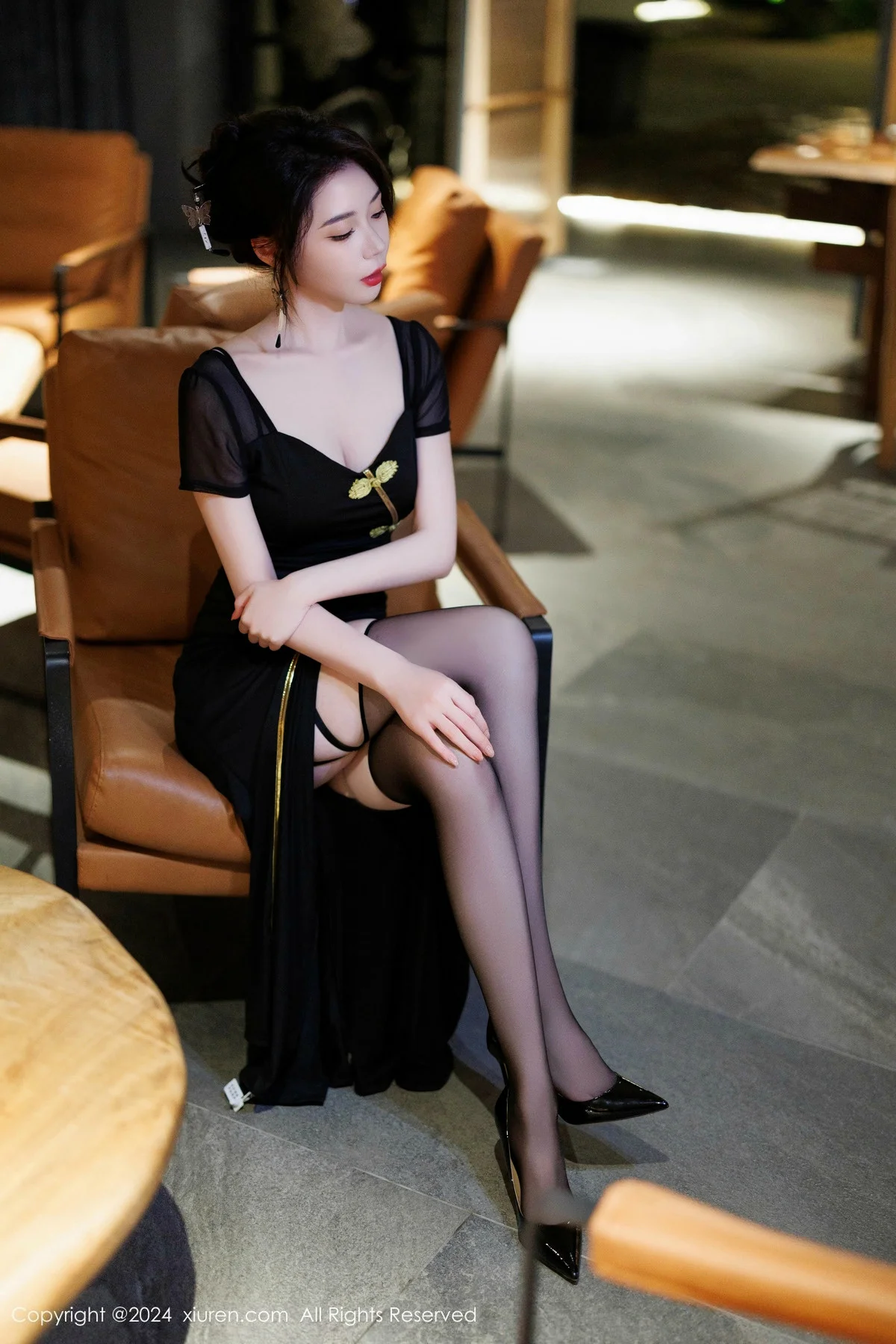 梦心玥性感黑色连衣裙+白色情趣服饰秀高挑曼妙身姿绝美写真 第 14 张