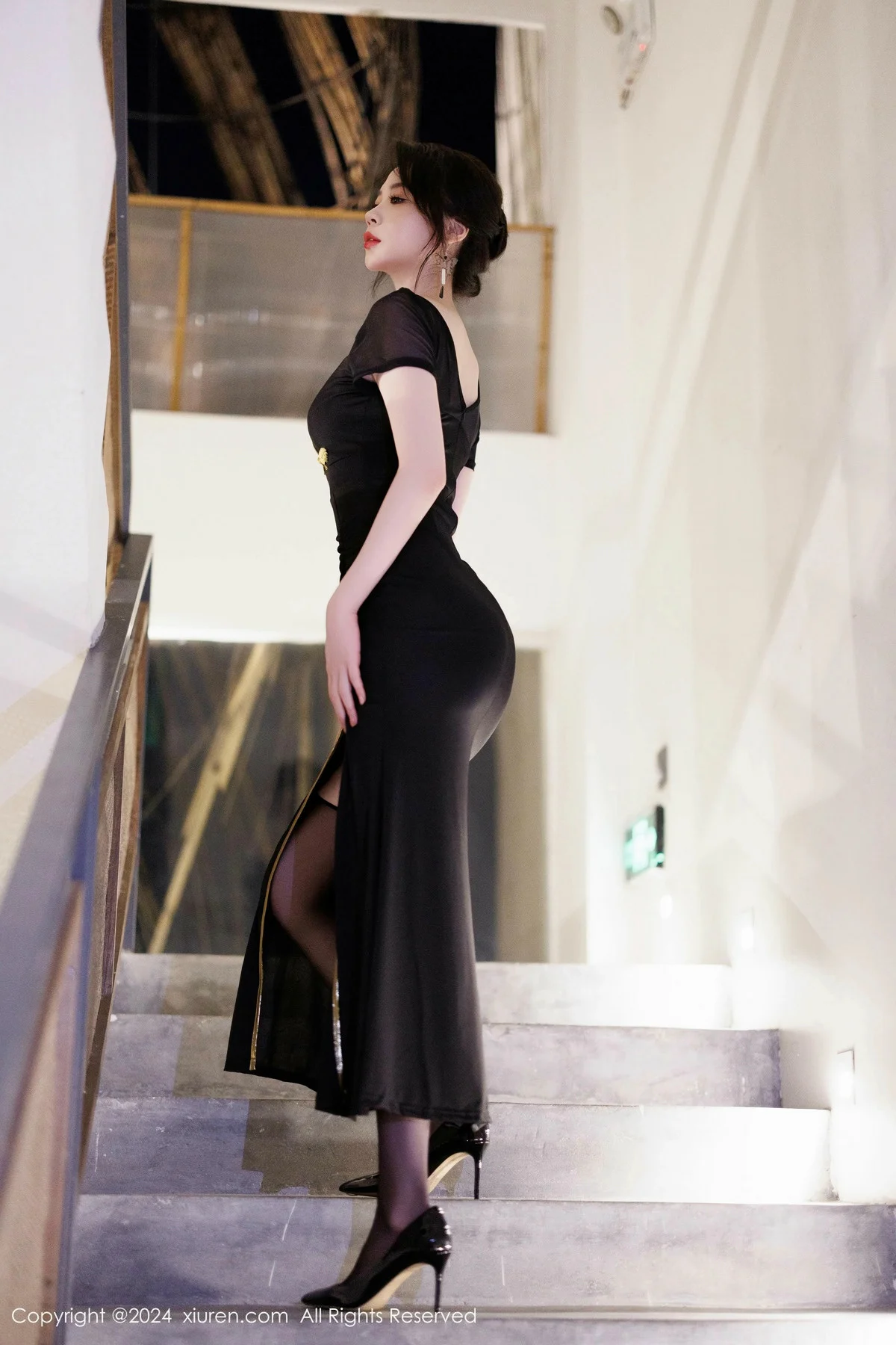 梦心玥性感黑色连衣裙+白色情趣服饰秀高挑曼妙身姿绝美写真 第 20 张