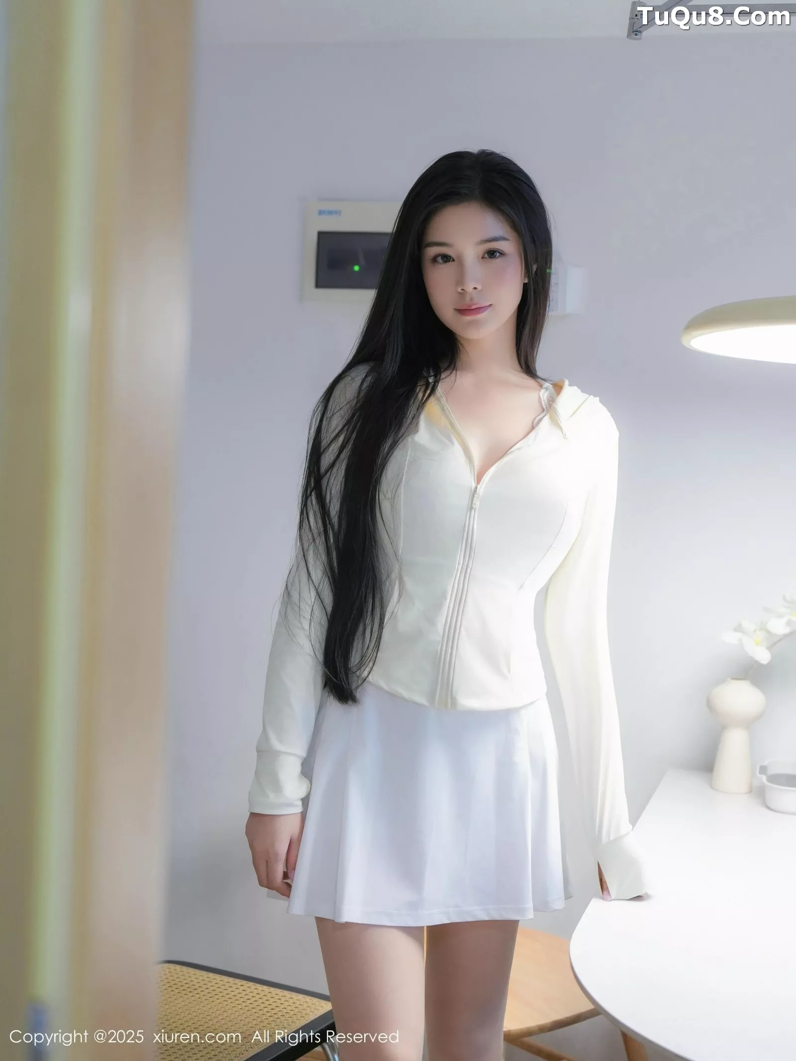 雪糕CiCi性感白色情趣内衣配超薄肉丝秀婀娜身姿绝美写真 第 9 张