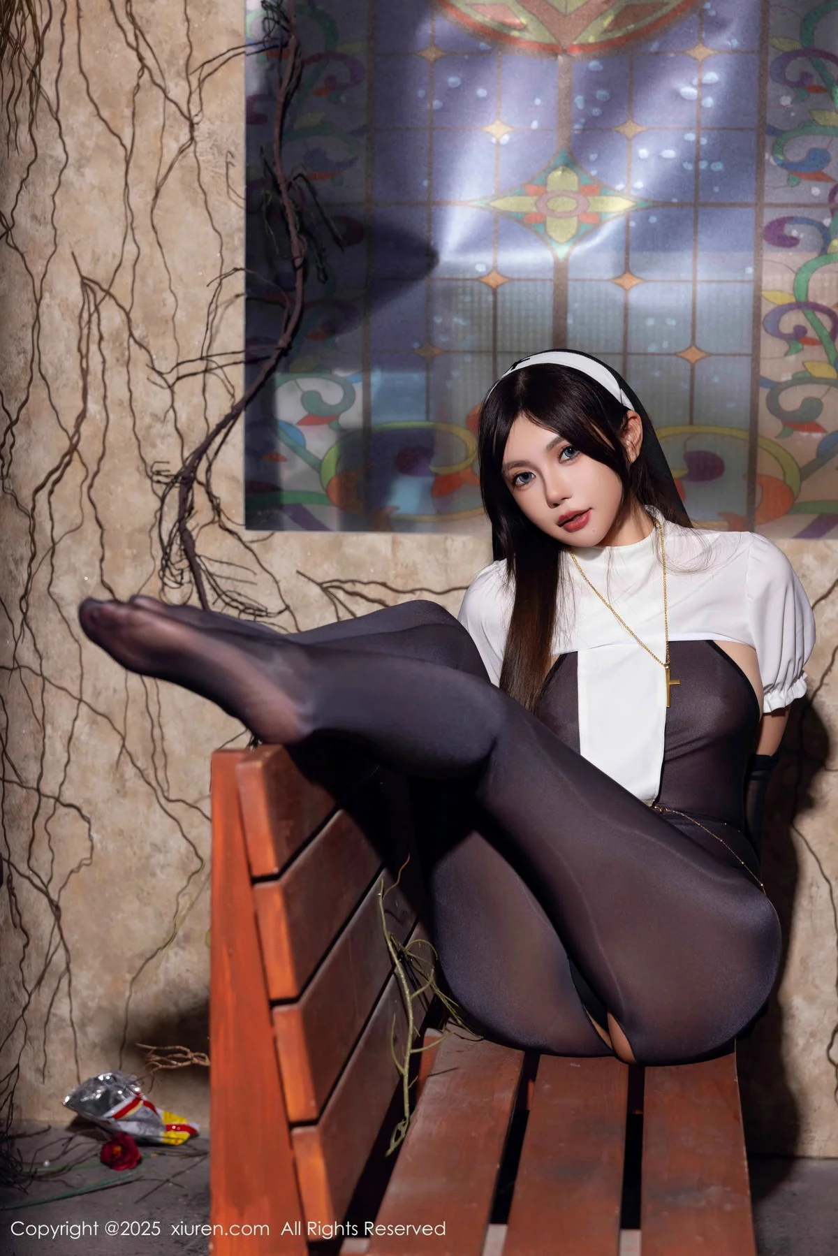 绮里嘉ula性感修女服饰配超薄连体黑丝秀完美身材绝美写真 第 45 张