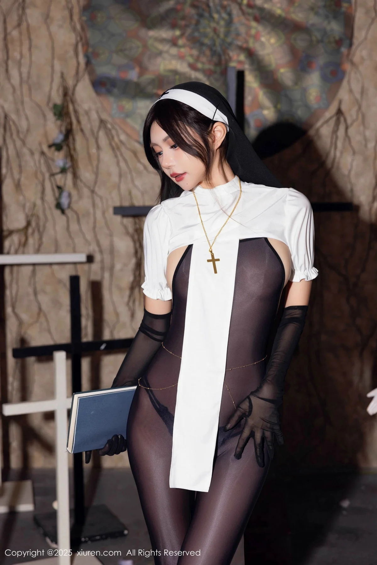 绮里嘉ula性感修女服饰配超薄连体黑丝秀完美身材绝美写真 第 7 张