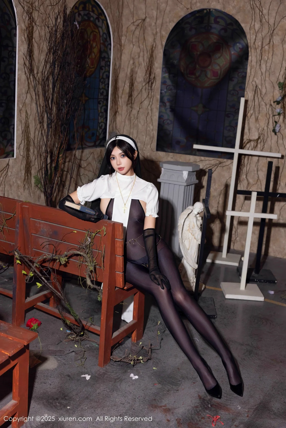 绮里嘉ula性感修女服饰配超薄连体黑丝秀完美身材绝美写真 第 9 张
