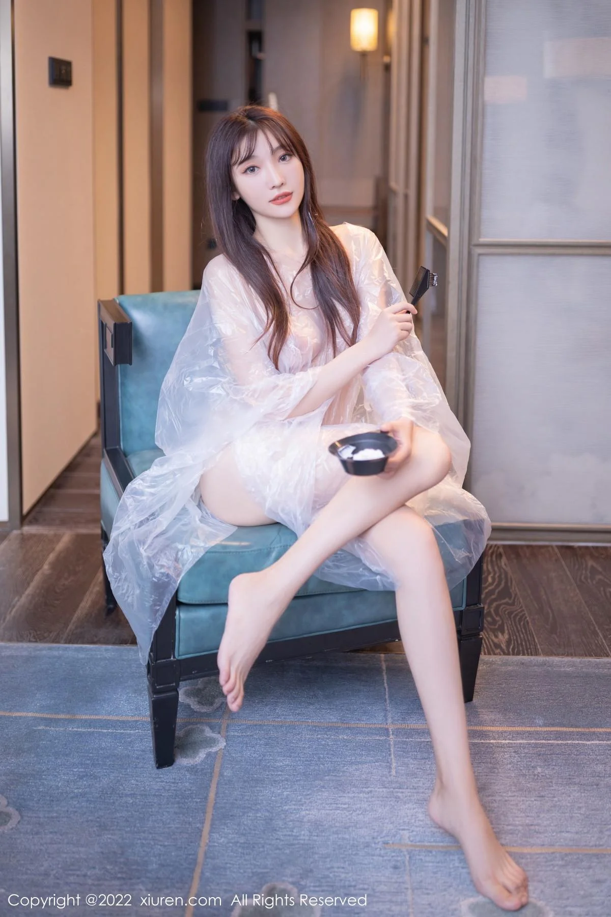 陆萱萱北京旅拍染发主题白色薄透胶衣秀火辣身材绝美写真 第 7 张