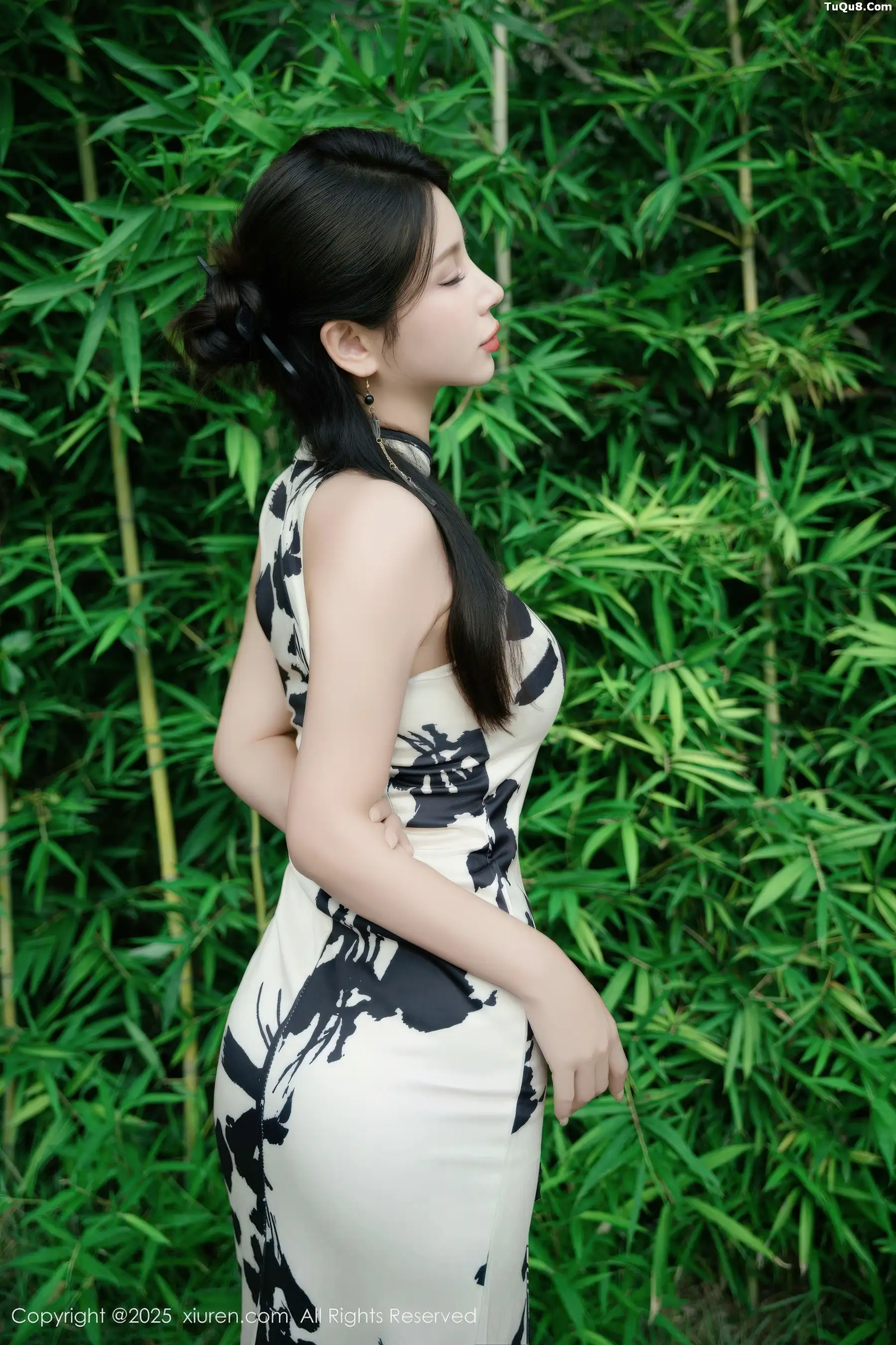 小蛮妖Yummy性感白色旗袍露白色内衣秀完美身材绝美写真 第 4 张