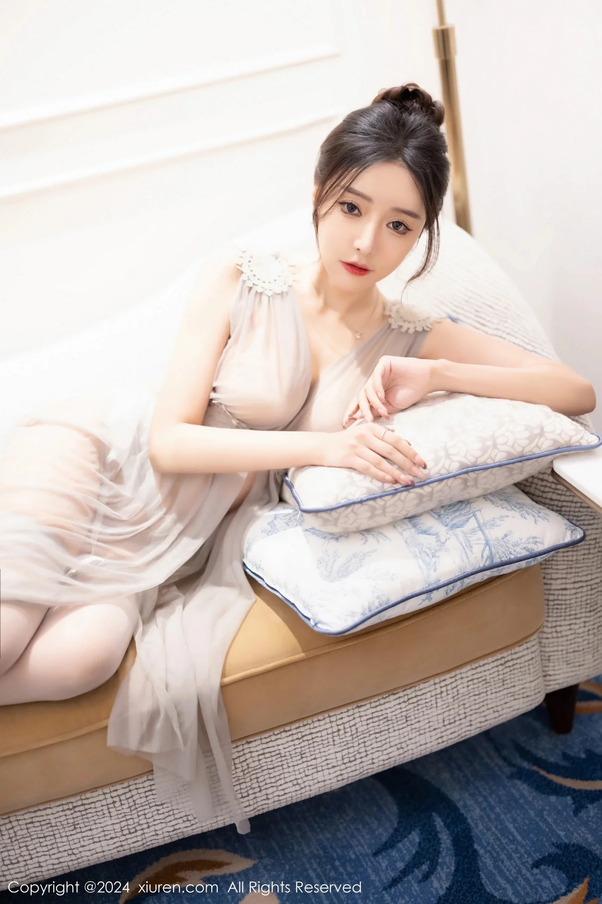 王馨瑶yanni淡黄露肩礼裙+灰色轻透情趣睡裙完美绝美写真 第 51 张