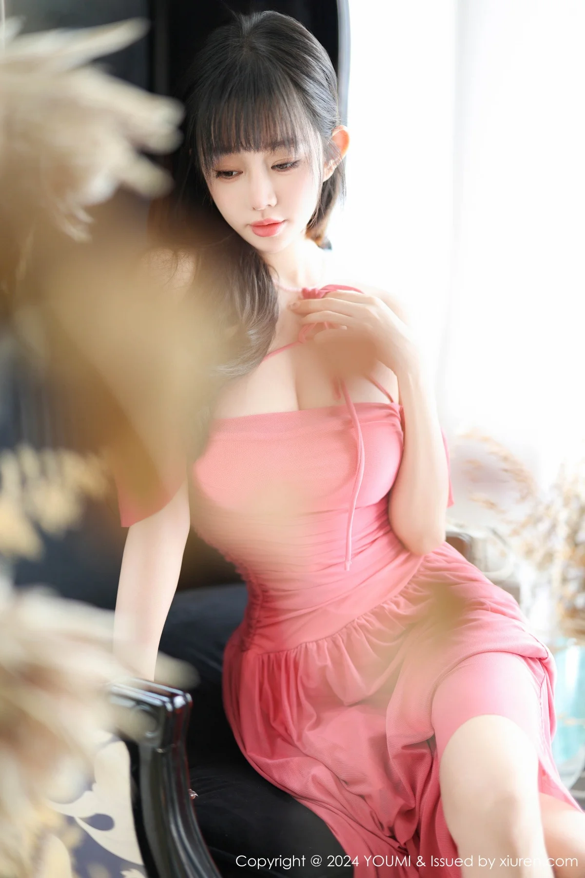 王雨纯性感红色露肩连衣长裙配超薄肉丝秀曼妙身姿绝美写真 第 32 张