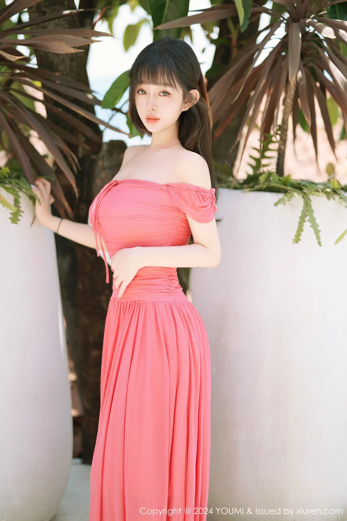 王雨纯性感红色露肩连衣长裙配超薄肉丝秀曼妙身姿绝美写真 第 9 张