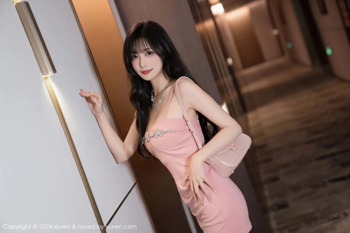 林星阑性感粉色吊带裙+兔子装情趣内衣秀曼妙身姿绝美写真 第 37 张