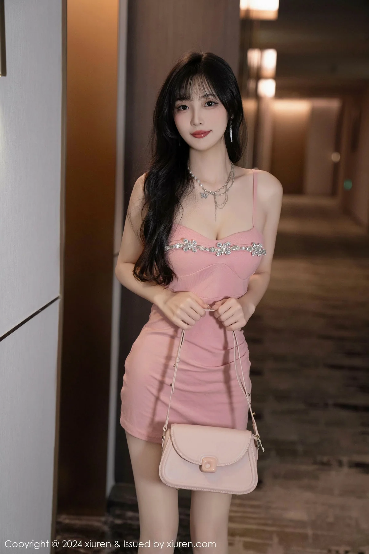 林星阑性感粉色吊带裙+兔子装情趣内衣秀曼妙身姿绝美写真 第 39 张