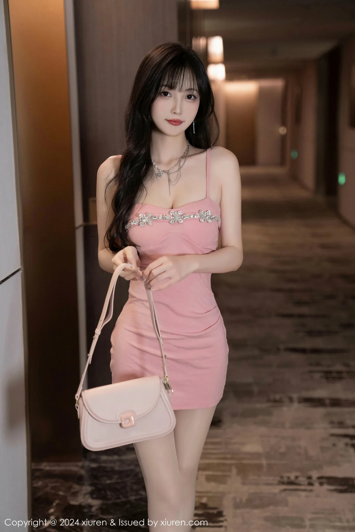 林星阑性感粉色吊带裙+兔子装情趣内衣秀曼妙身姿绝美写真 第 43 张