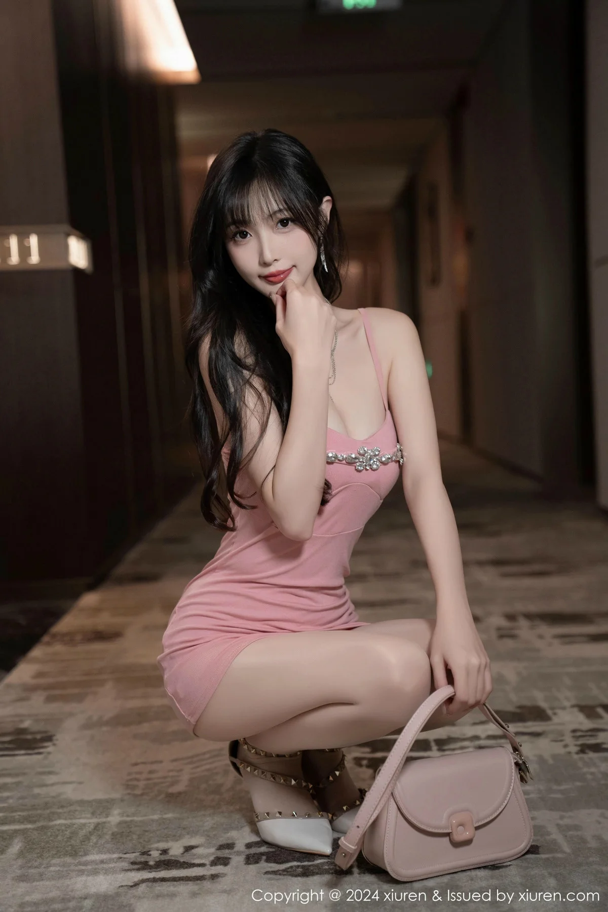 林星阑性感粉色吊带裙+兔子装情趣内衣秀曼妙身姿绝美写真 第 49 张