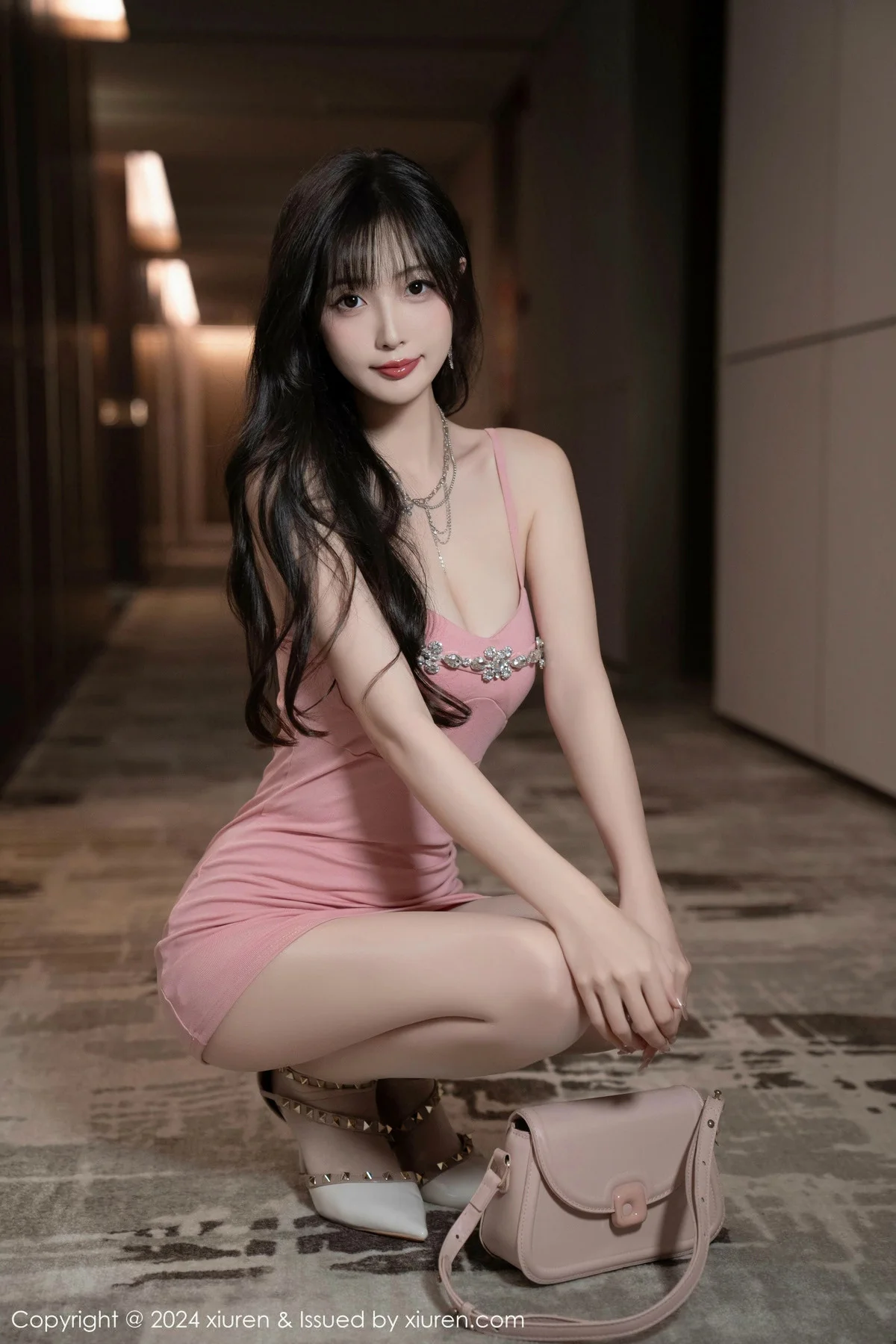 林星阑性感粉色吊带裙+兔子装情趣内衣秀曼妙身姿绝美写真 第 51 张