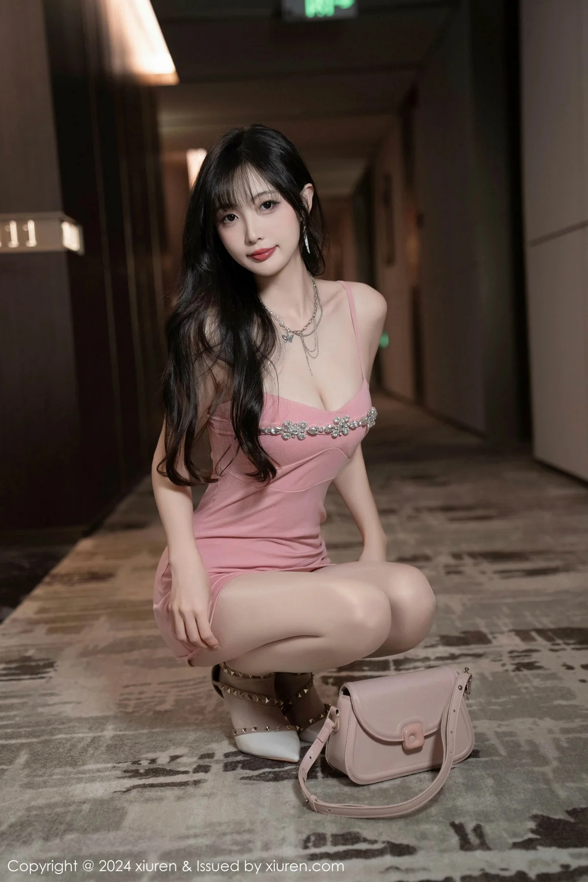林星阑性感粉色吊带裙+兔子装情趣内衣秀曼妙身姿绝美写真 第 53 张