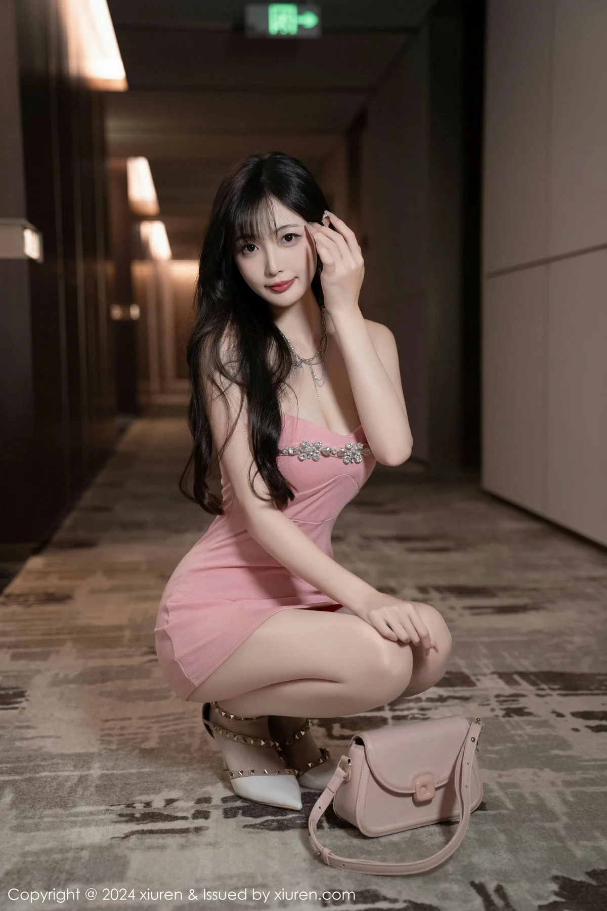 林星阑性感粉色吊带裙+兔子装情趣内衣秀曼妙身姿绝美写真 第 58 张