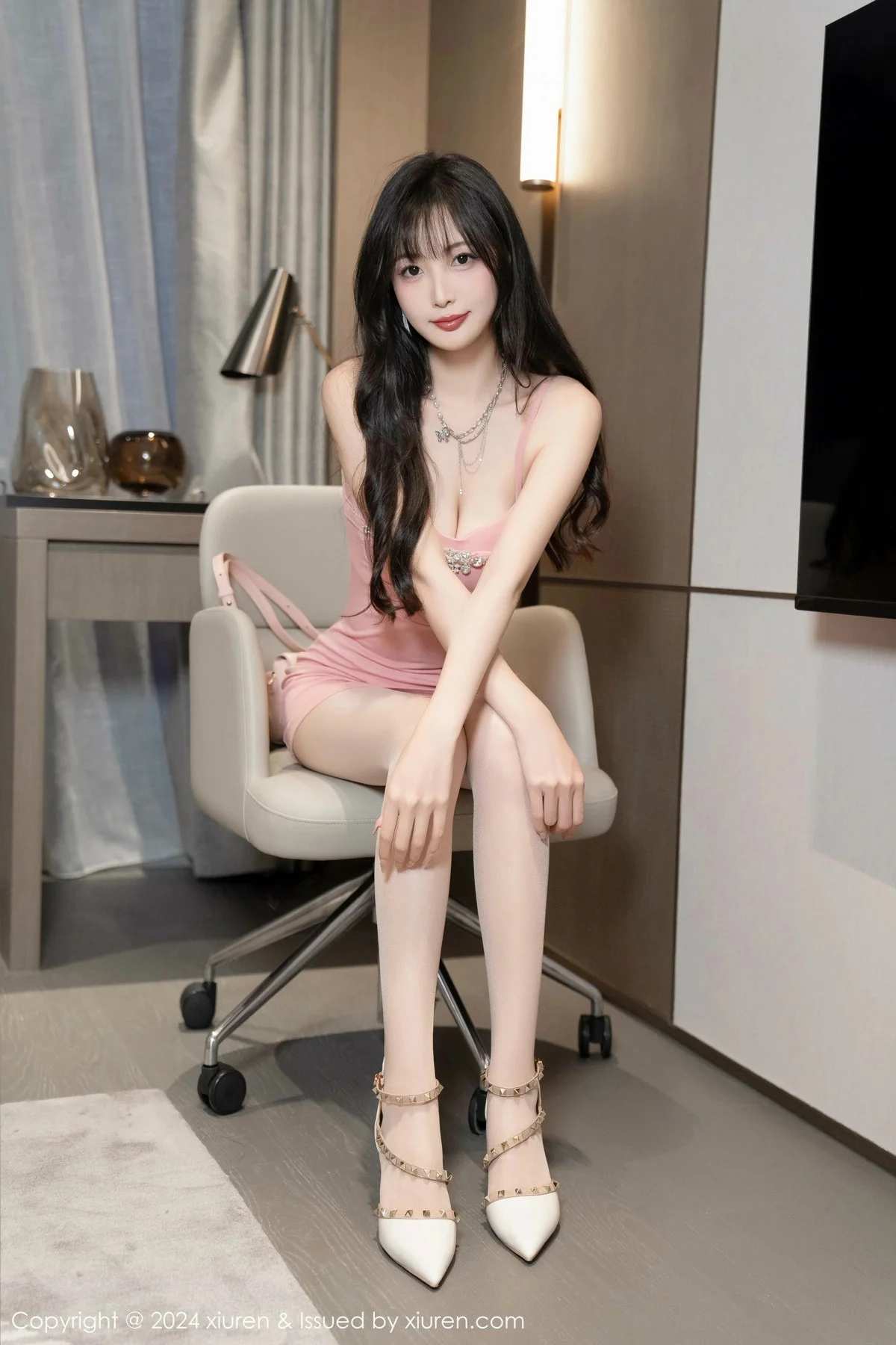 林星阑性感粉色吊带裙+兔子装情趣内衣秀曼妙身姿绝美写真 第 74 张