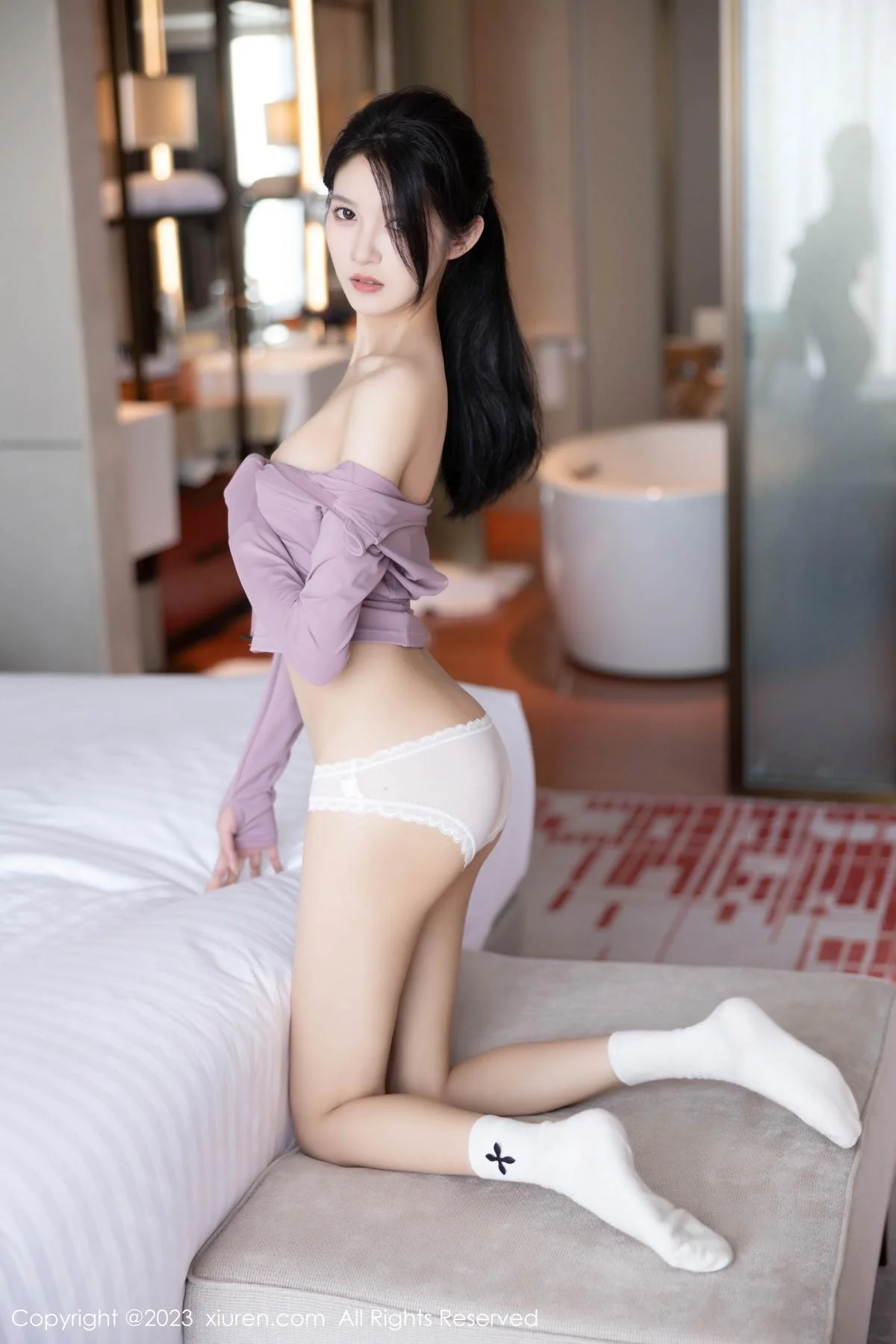 程程程健身房紫灰色上衣配灰色运动裤秀曼妙身姿绝美写真 第 68 张