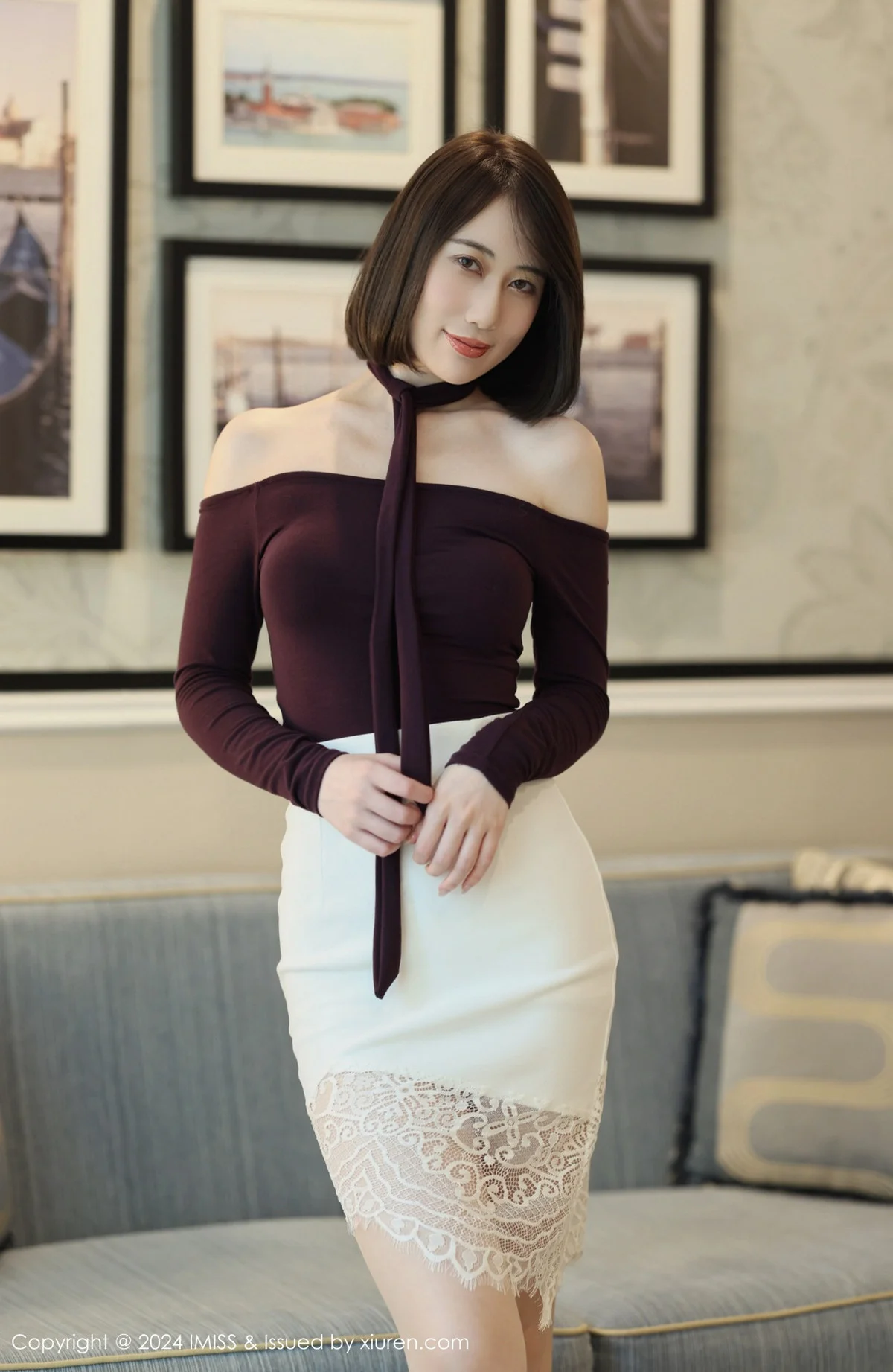 瑞妤性感深色上衣配白短裙露超薄肉丝秀翘臀美腿绝美写真 第 14 张