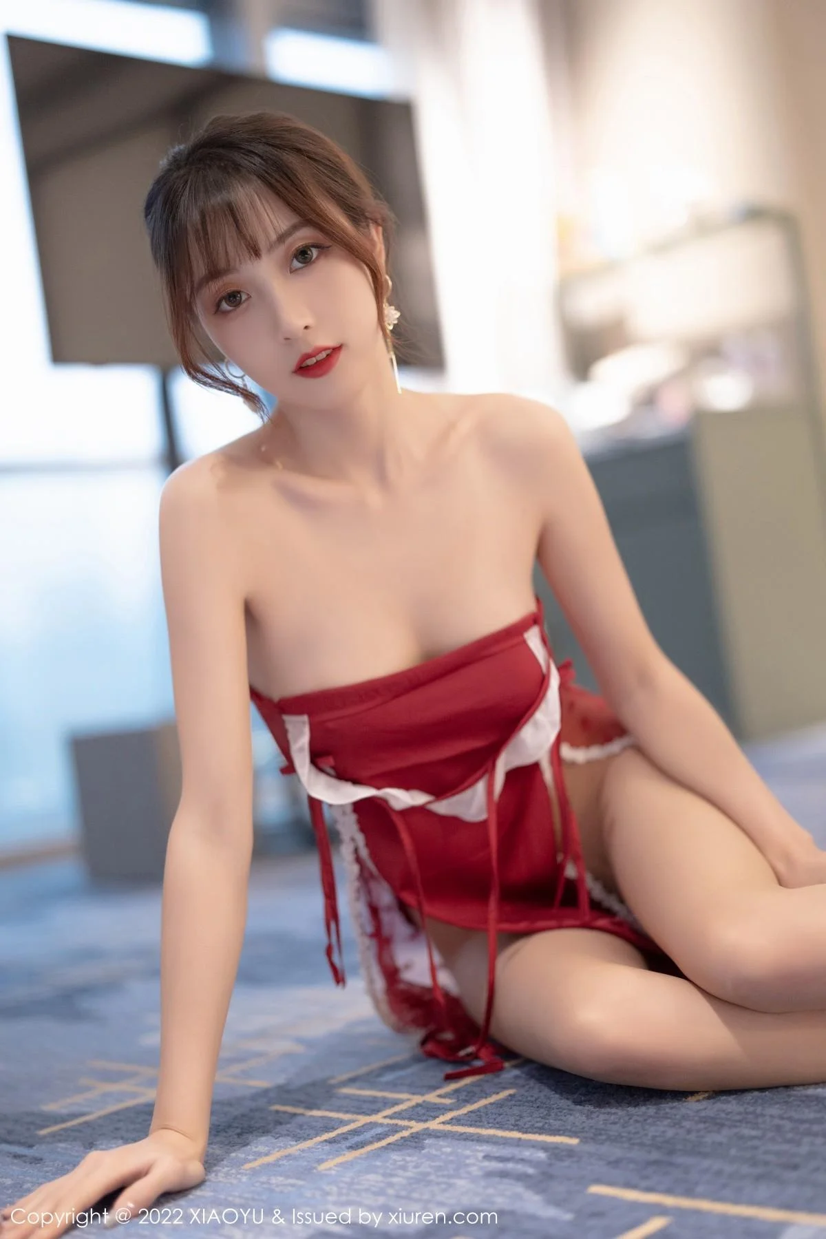 林星阑性感红色露肩服饰配无内肉丝秀完美身材绝美写真 第 142 张