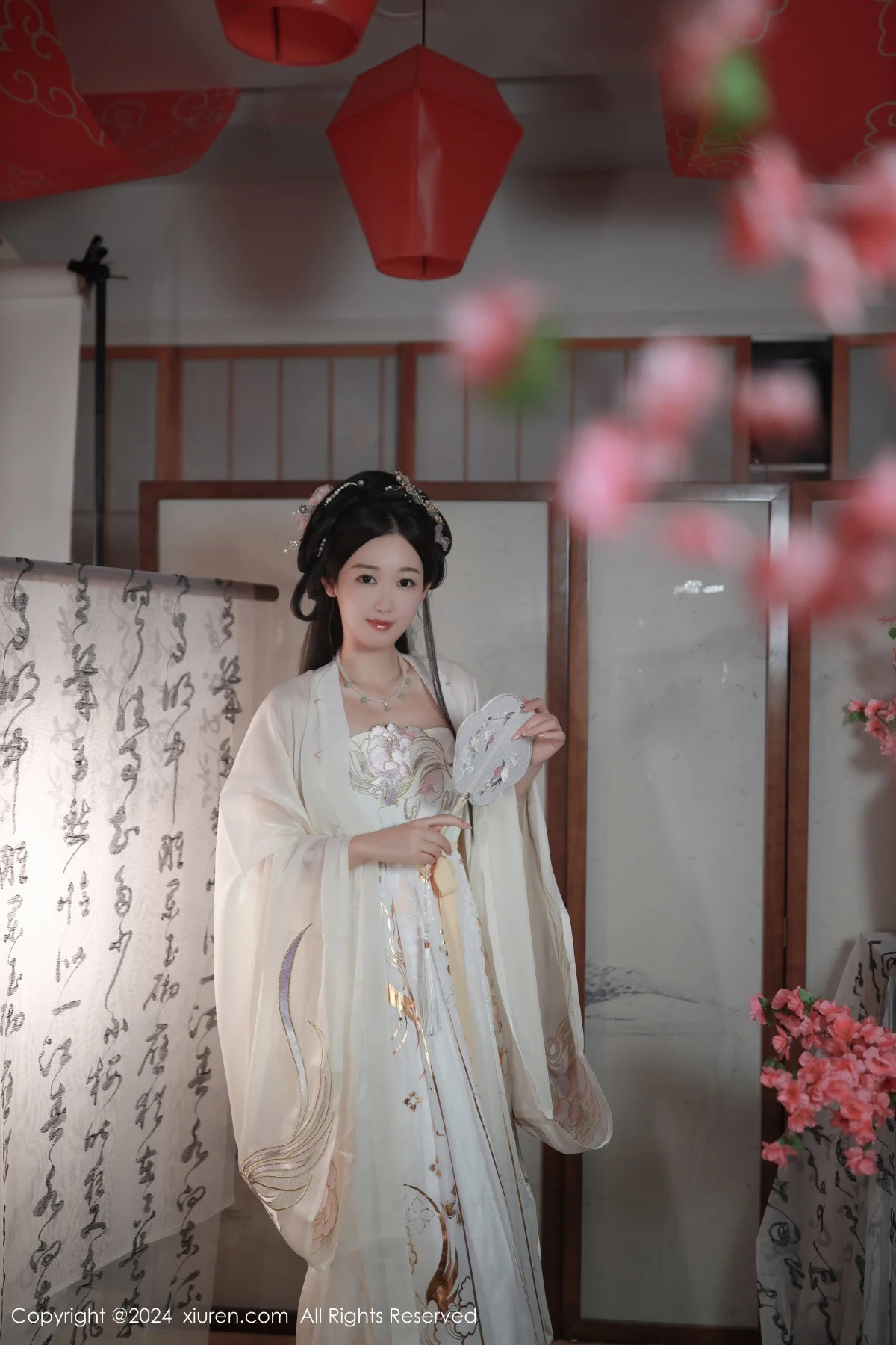唐安琪性感浅色古装服饰配超薄无内肉丝秀曼妙身姿绝美写真 第 12 张