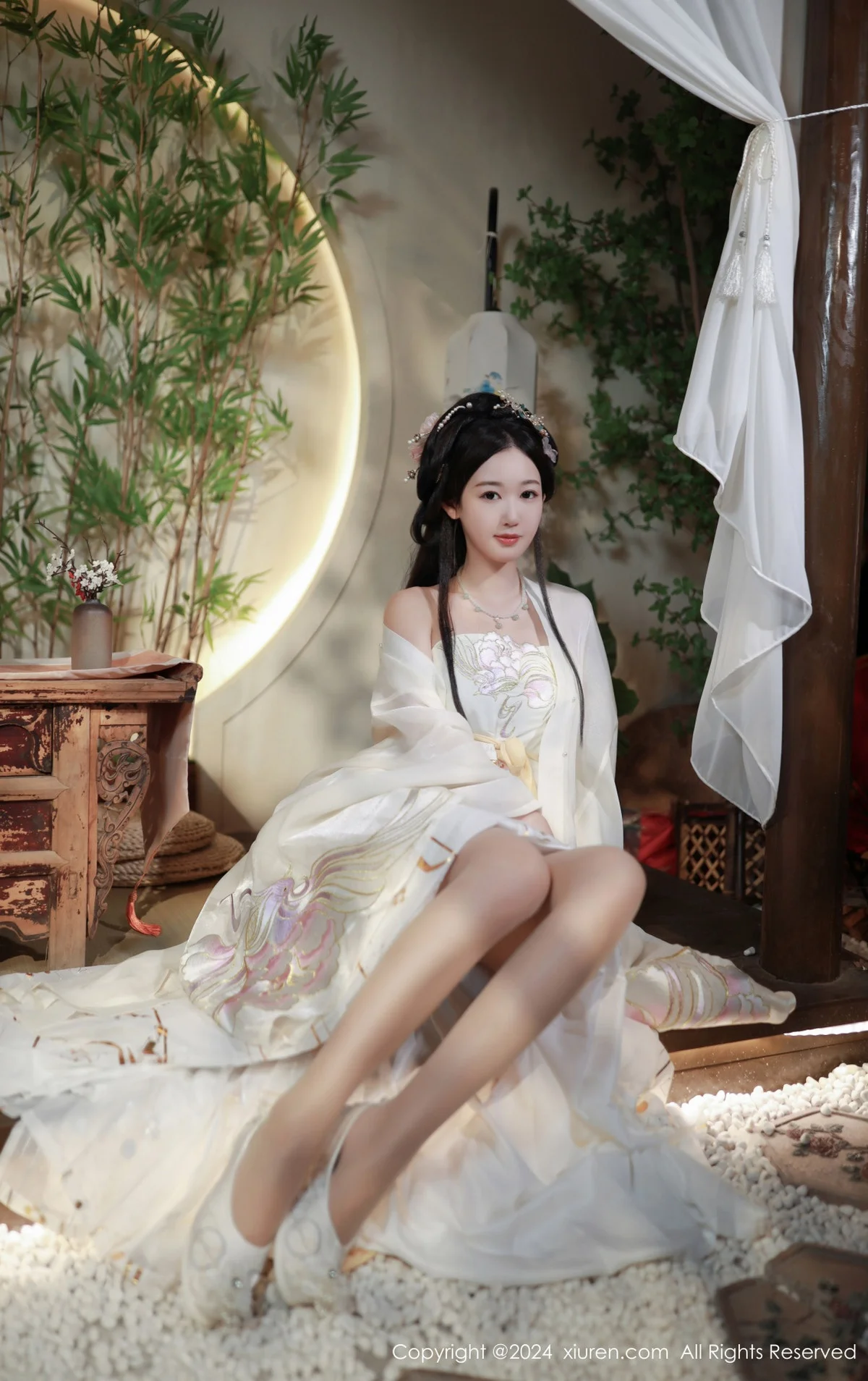 唐安琪性感浅色古装服饰配超薄无内肉丝秀曼妙身姿绝美写真 第 25 张