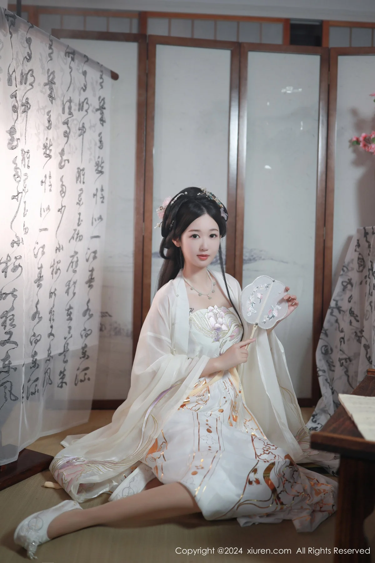 唐安琪性感浅色古装服饰配超薄无内肉丝秀曼妙身姿绝美写真 第 8 张