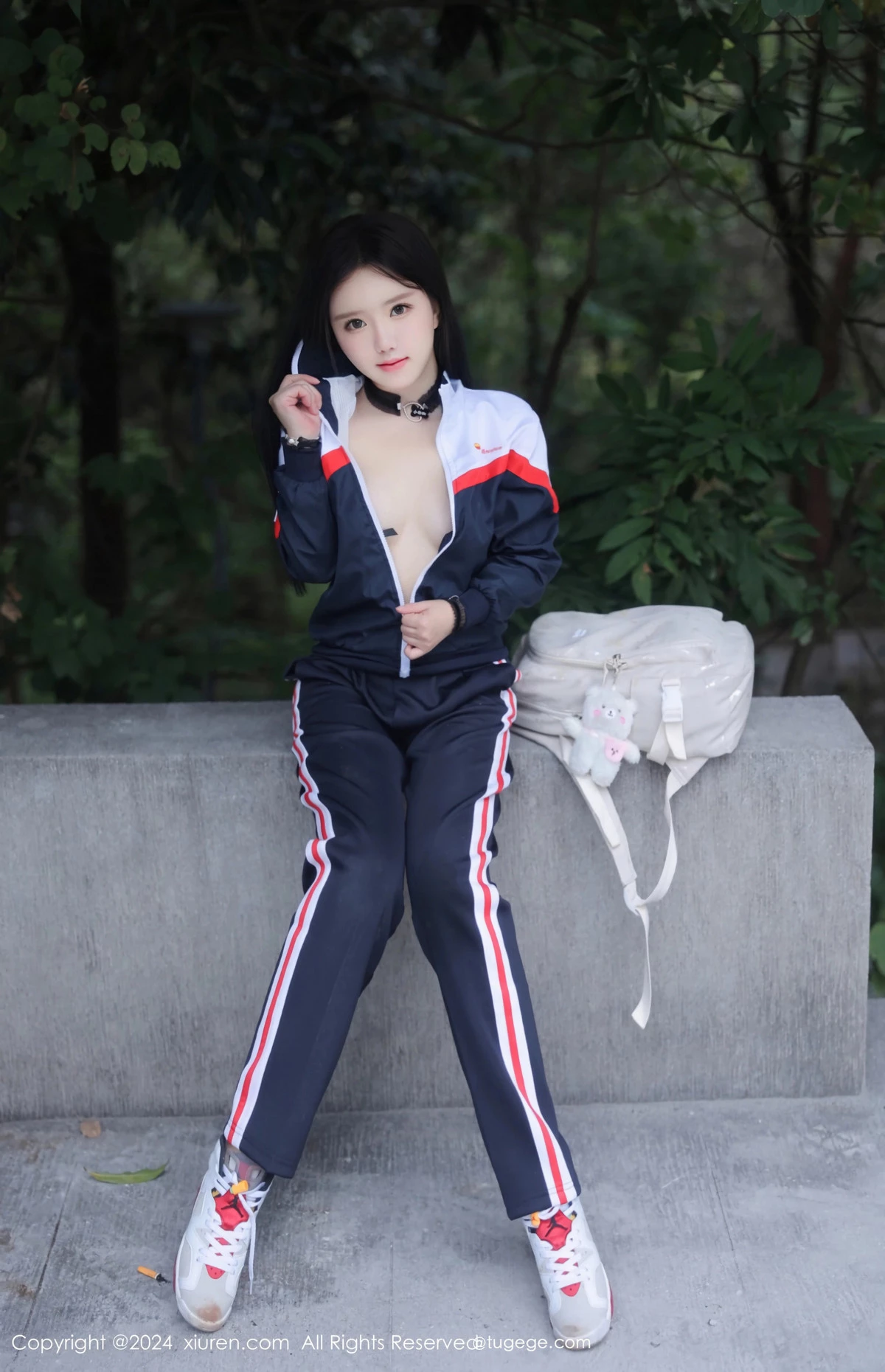 小薯条nienie户外性感学生运动装露超薄肉丝撩人绝美写真 第 45 张