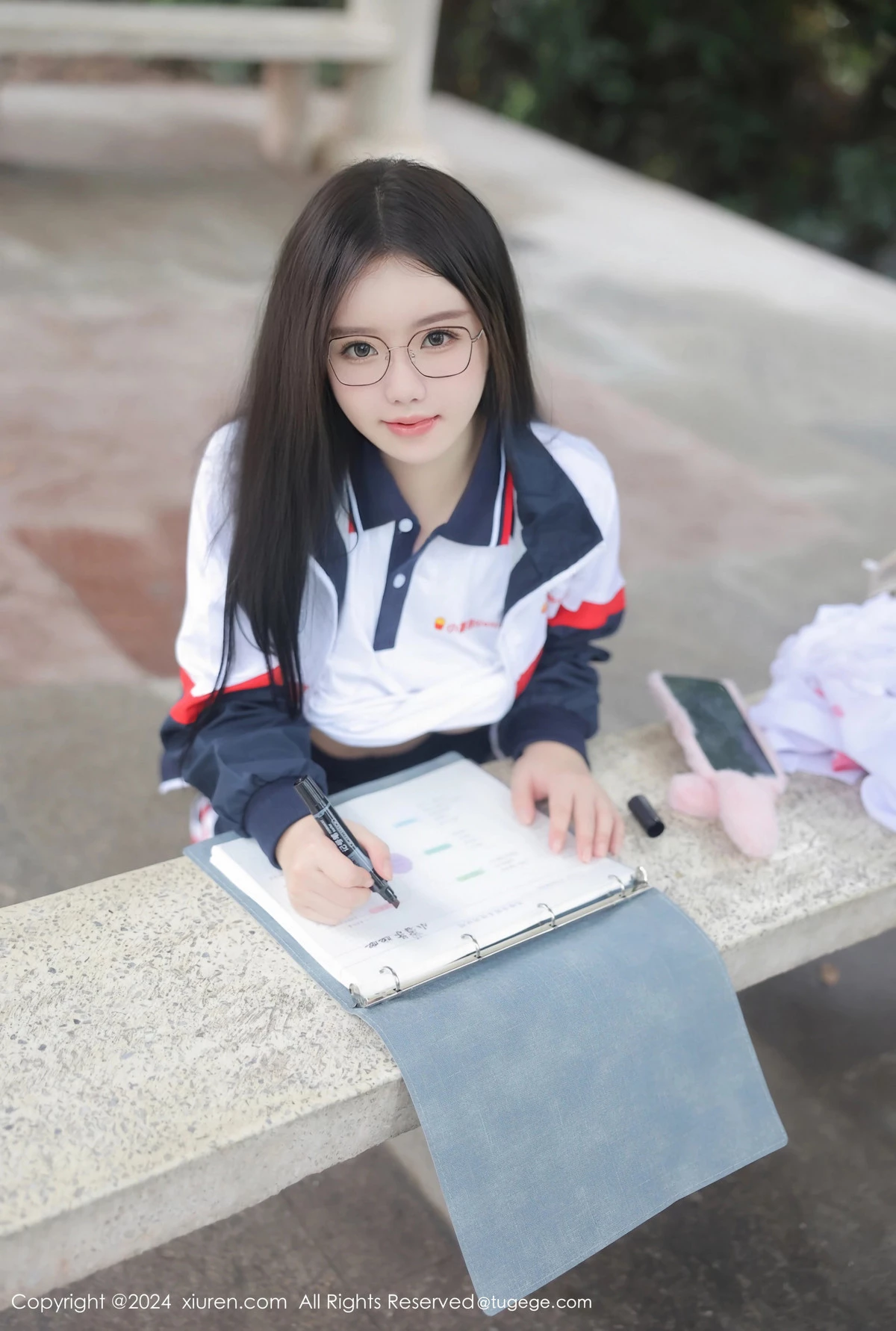 小薯条nienie户外性感学生运动装露超薄肉丝撩人绝美写真 第 49 张