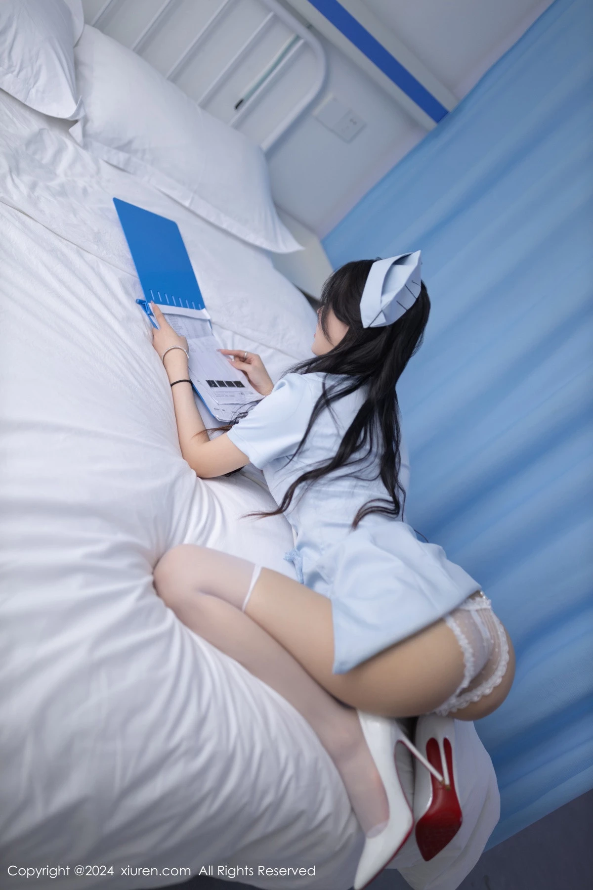 幼幼性感浅蓝色护士装露白色蕾丝内衣秀完美身材绝美写真 第 15 张