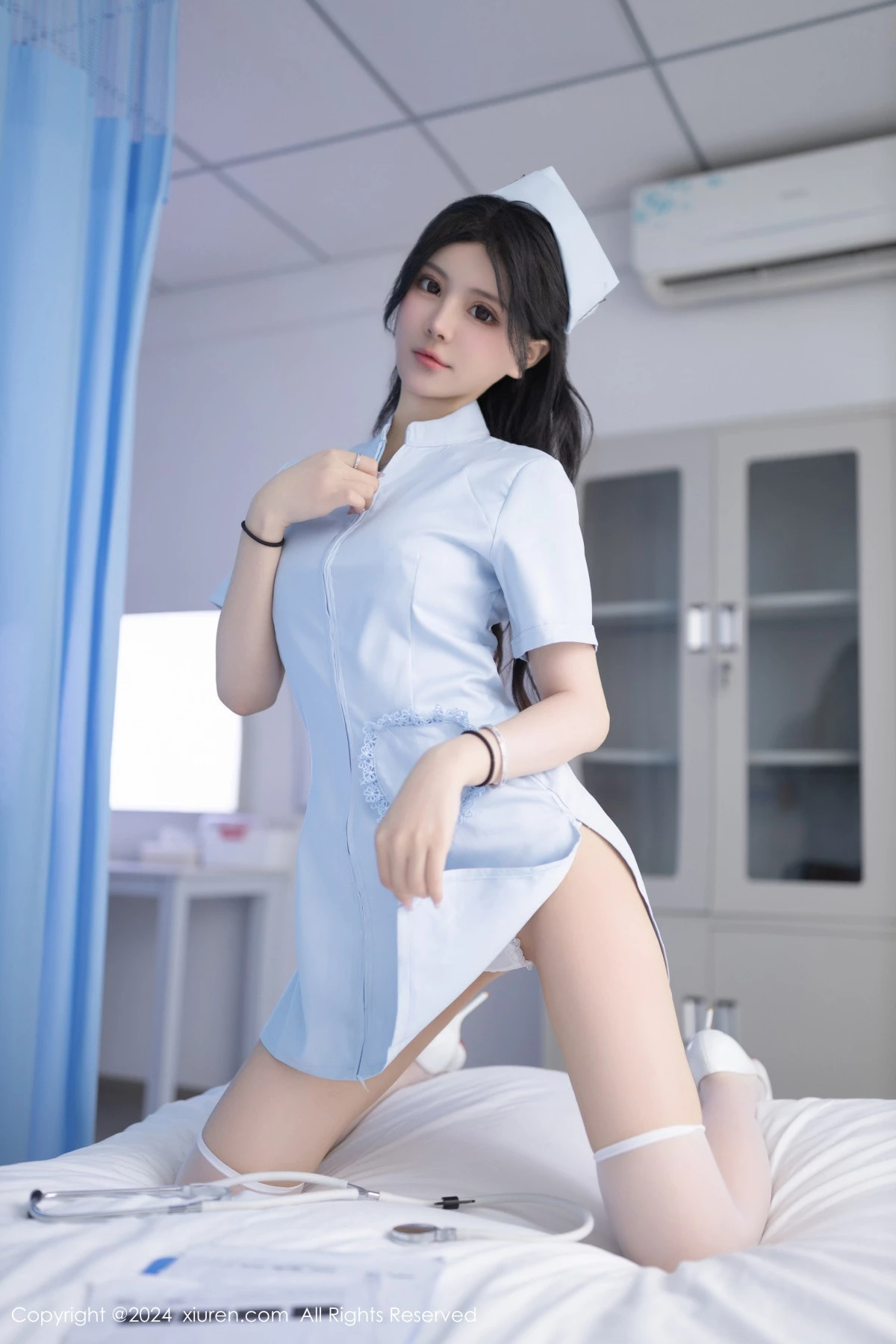 幼幼性感浅蓝色护士装露白色蕾丝内衣秀完美身材绝美写真 第 19 张