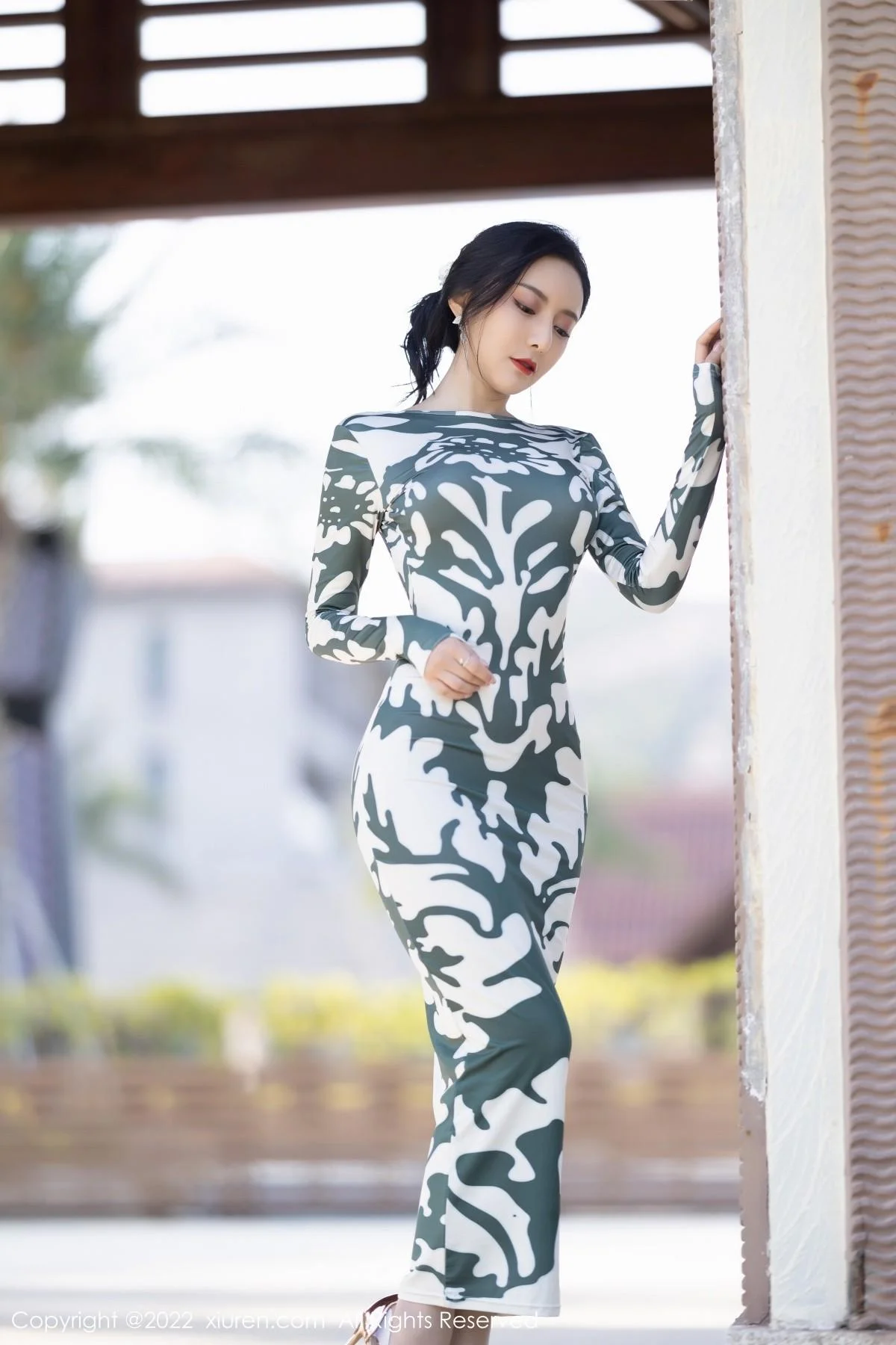 王馨瑶yanni厦门旅拍脱紧身连衣裙露灰色蕾丝内衣绝美写真 第 7 张