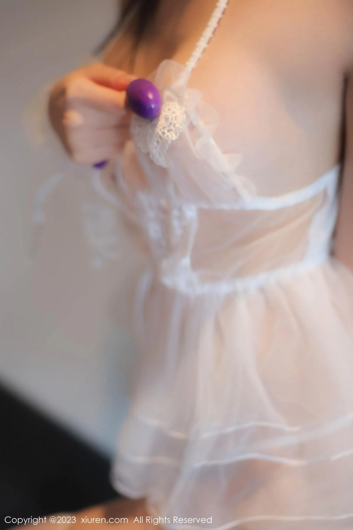 幼幼性感白色情趣婚纱服饰配白色丝袜秀完美身材绝美写真 第 44 张