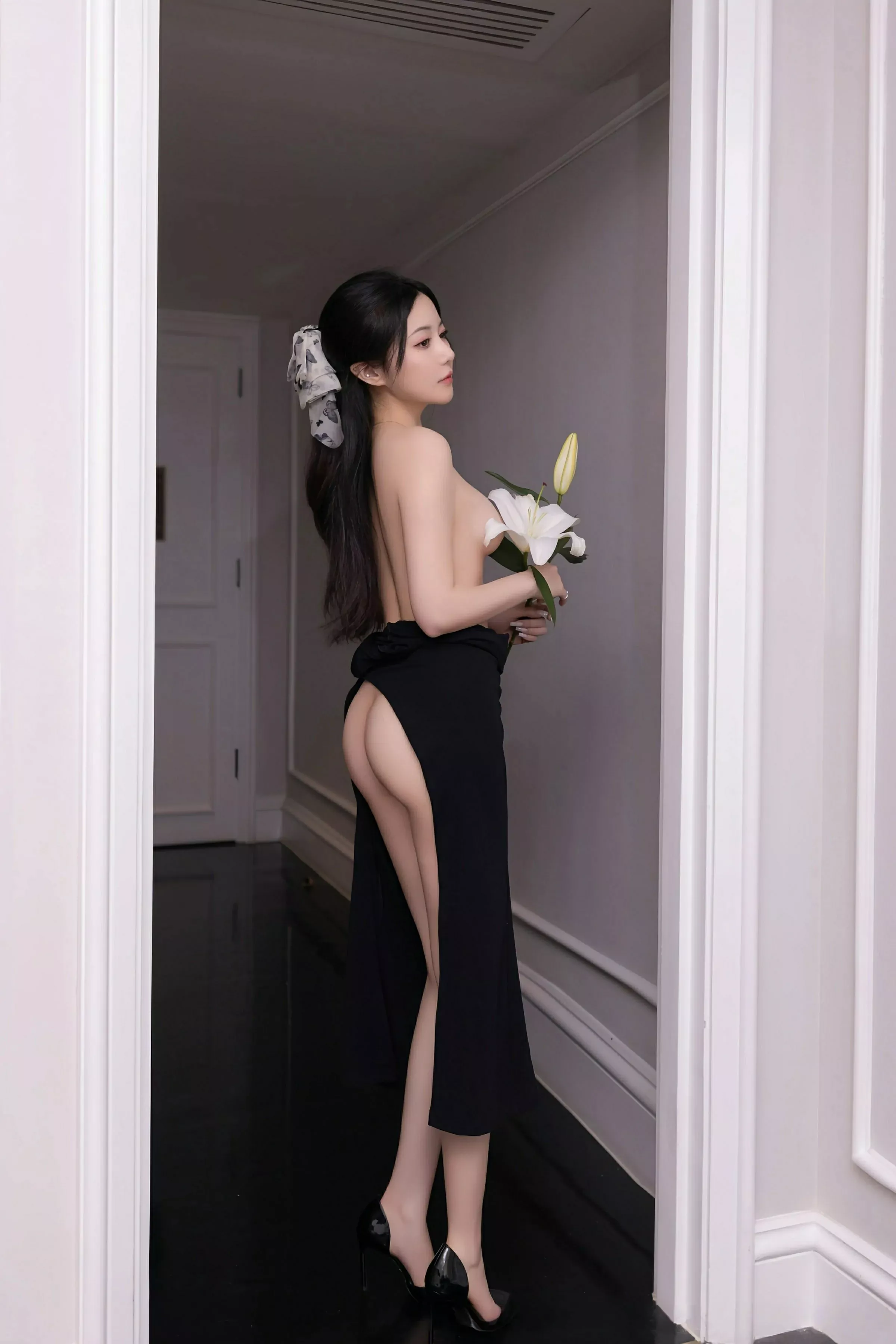 鱼子酱Fish性感黑色连衣长裙露黑色内衣秀婀娜身段绝美写真 第 103 张