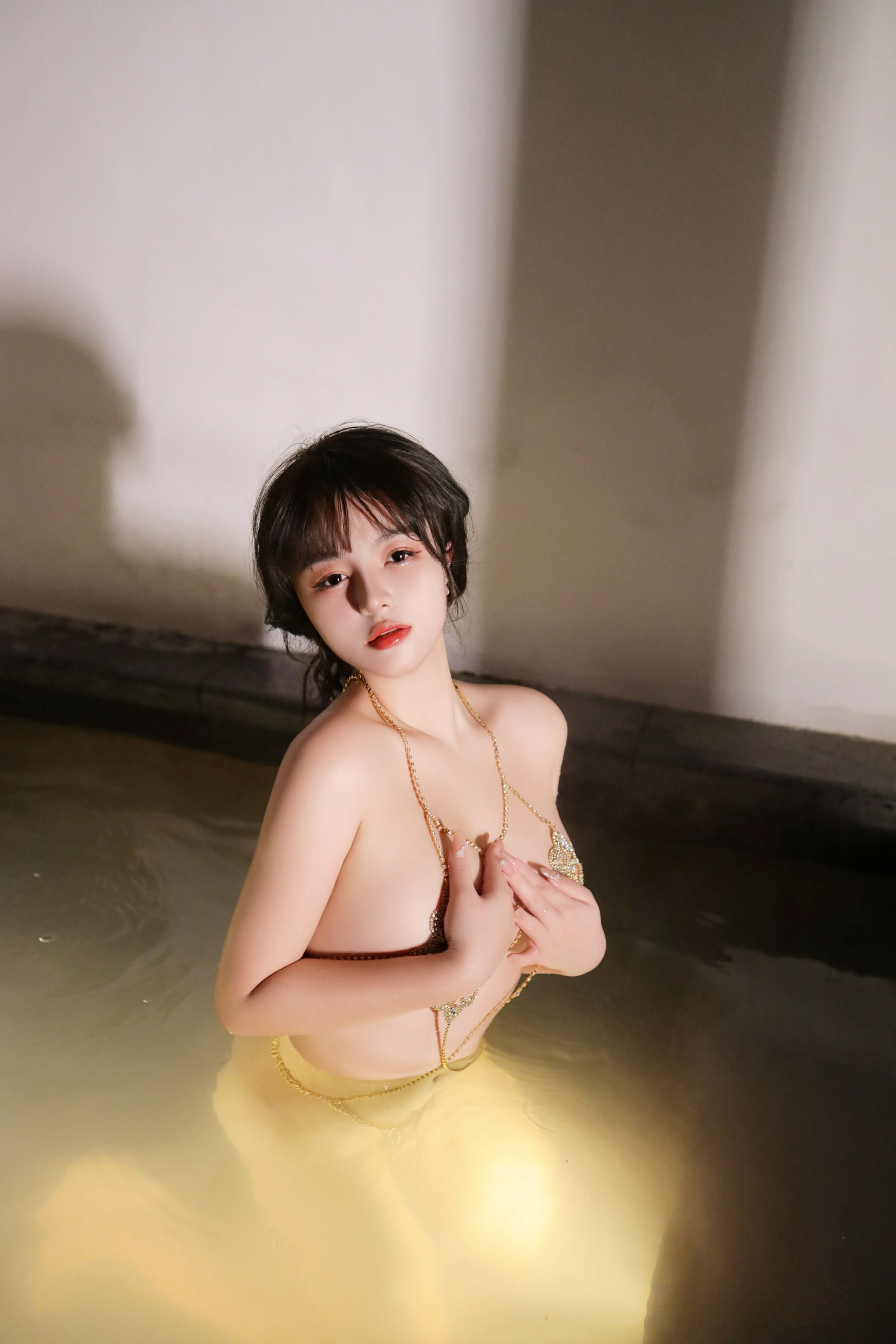 [秀人付费] 沈思怡 诱人私拍福利 温泉 第 8 张
