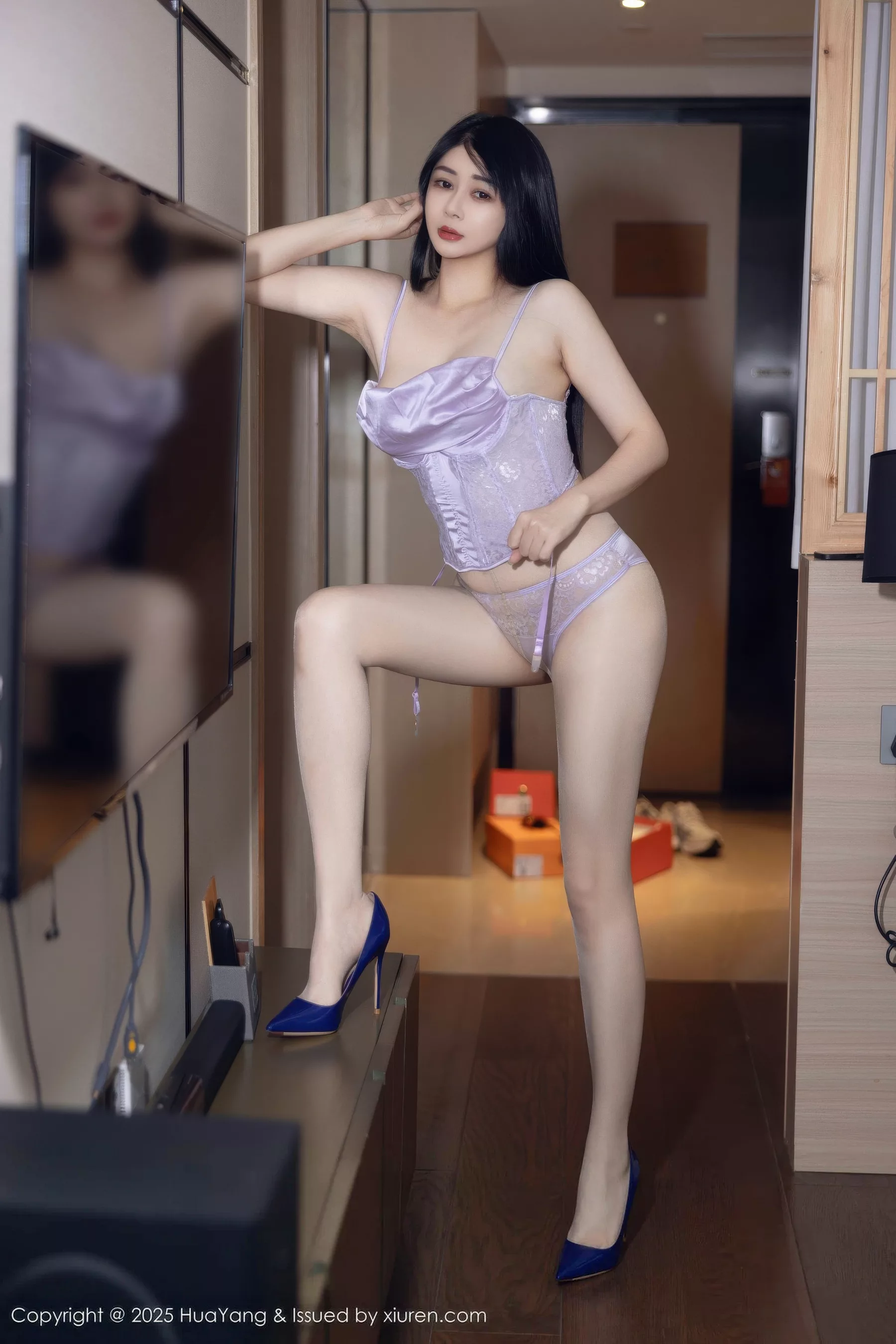 凯竹Quinn性感紫色情趣内衣配超薄肉丝秀丰腴身材绝美写真 第 36 张