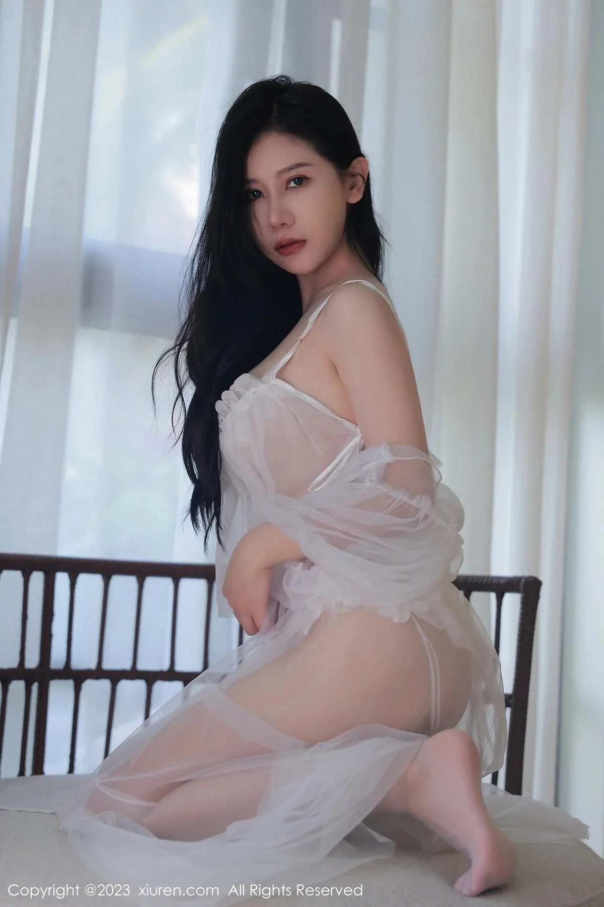 尹甜甜性感白色网纱情趣服饰配白丝袜秀完美身材绝美写真 第 26 张