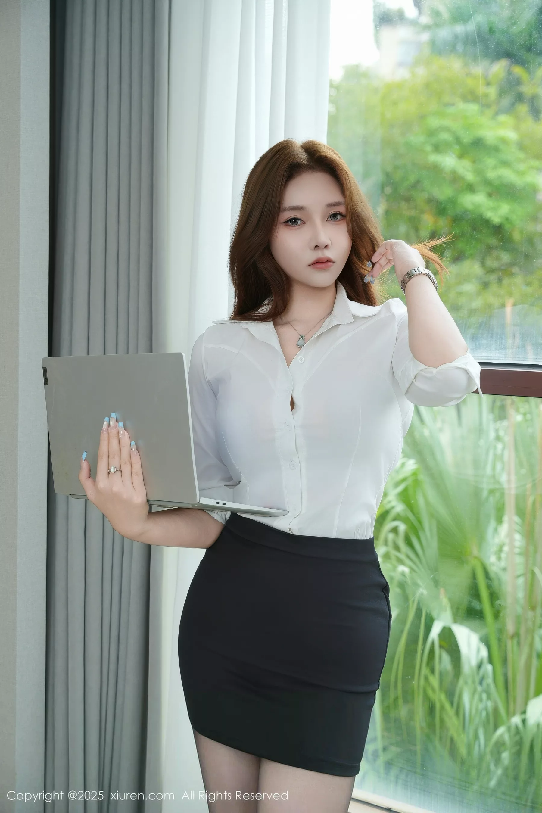 娜比性感白色衬衫配黑短裙露超薄黑丝秀凹凸身材绝美写真 第 29 张