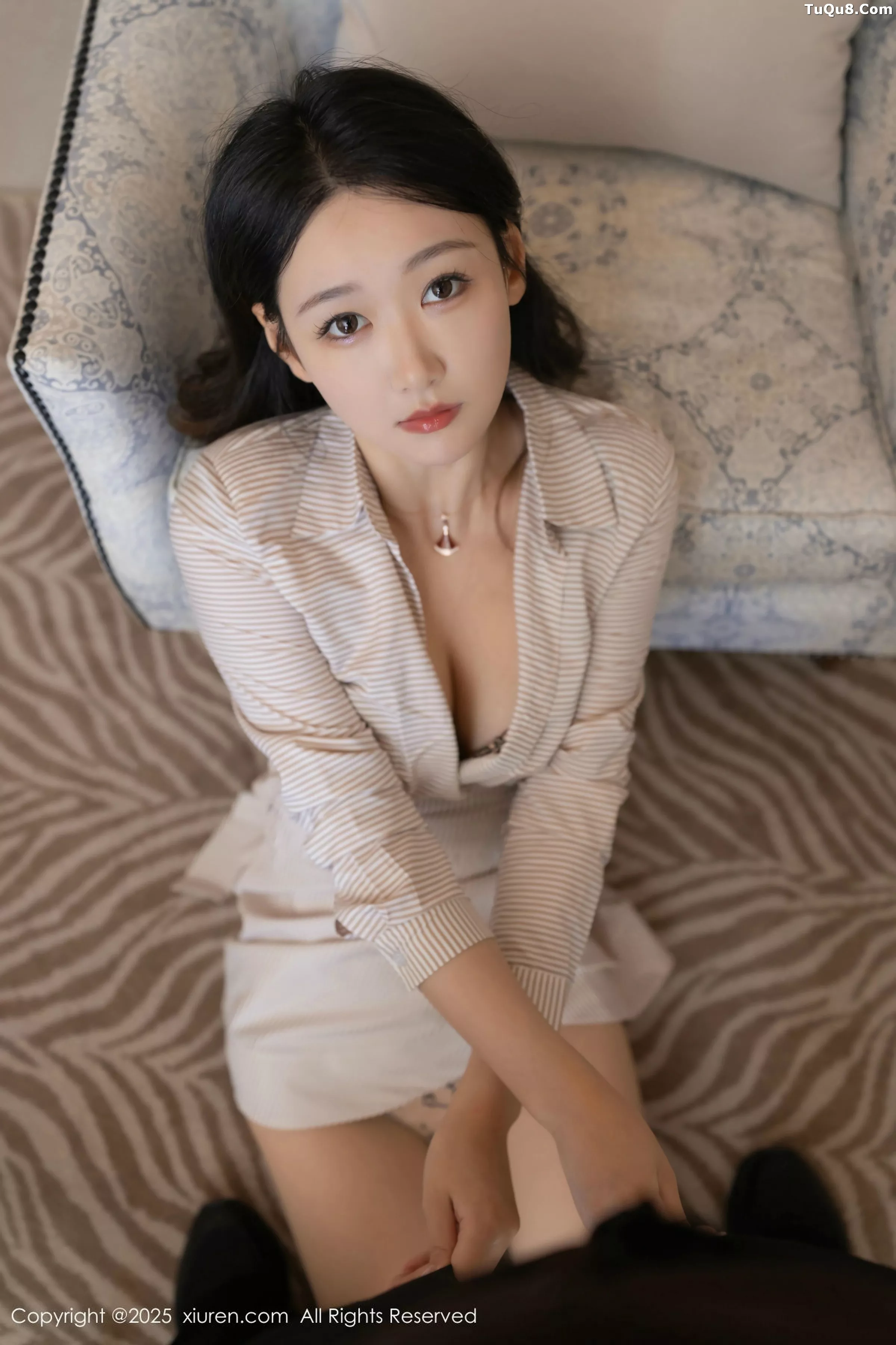 唐安琪性感浅色连衣裙露蕾丝内衣配肉丝袜秀曼妙身姿绝美写真 第 40 张