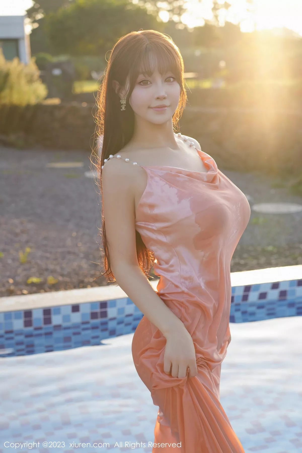 朱可儿Flora性感吊带长裙+粉色情趣服饰秀丰满身材绝美写真 第 28 张